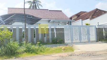 Disewakan rumah besar