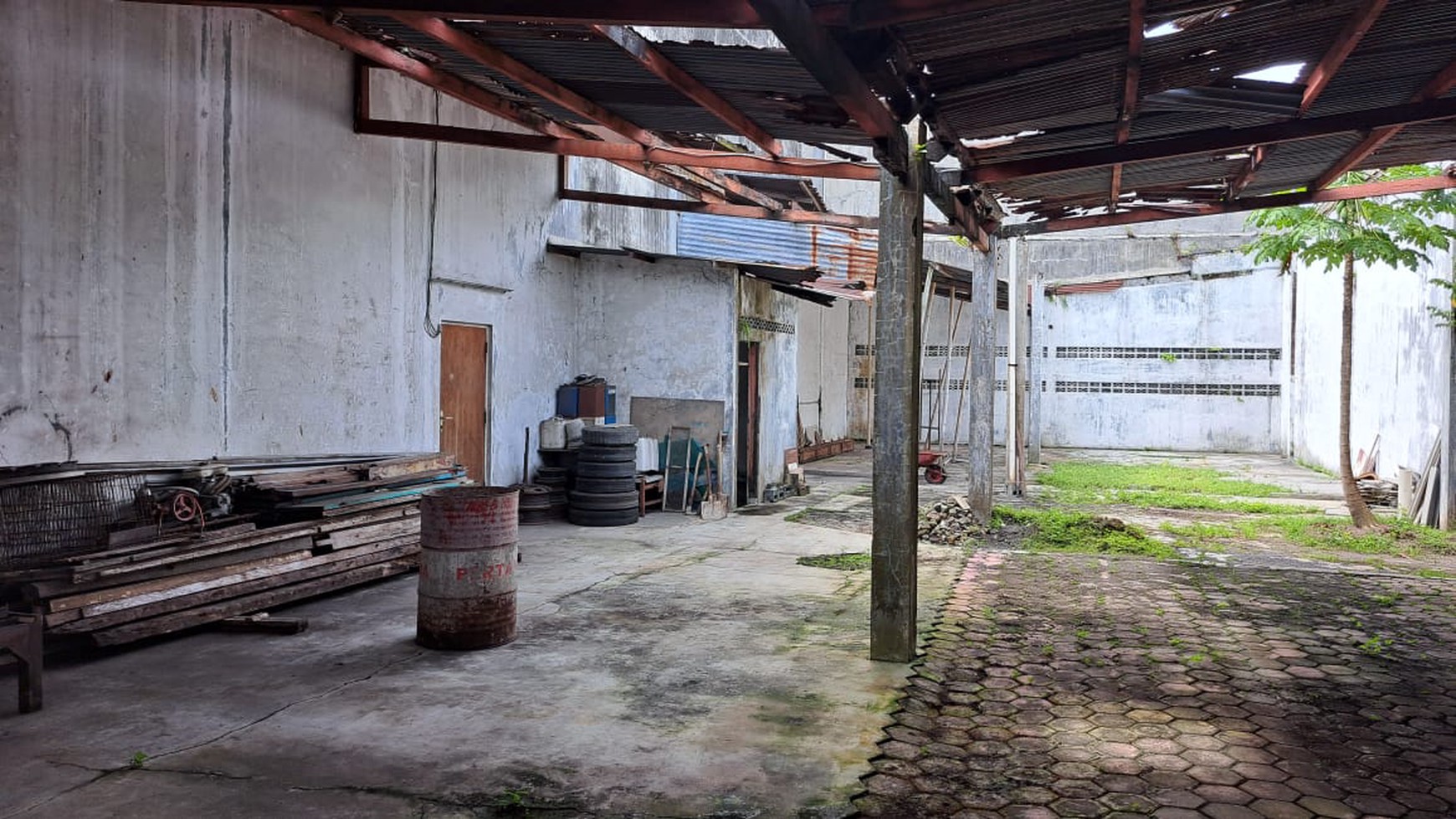 Ruko Dengan Luas Tanah 1050 Meter Persegi di Pusat Kota Magelang 