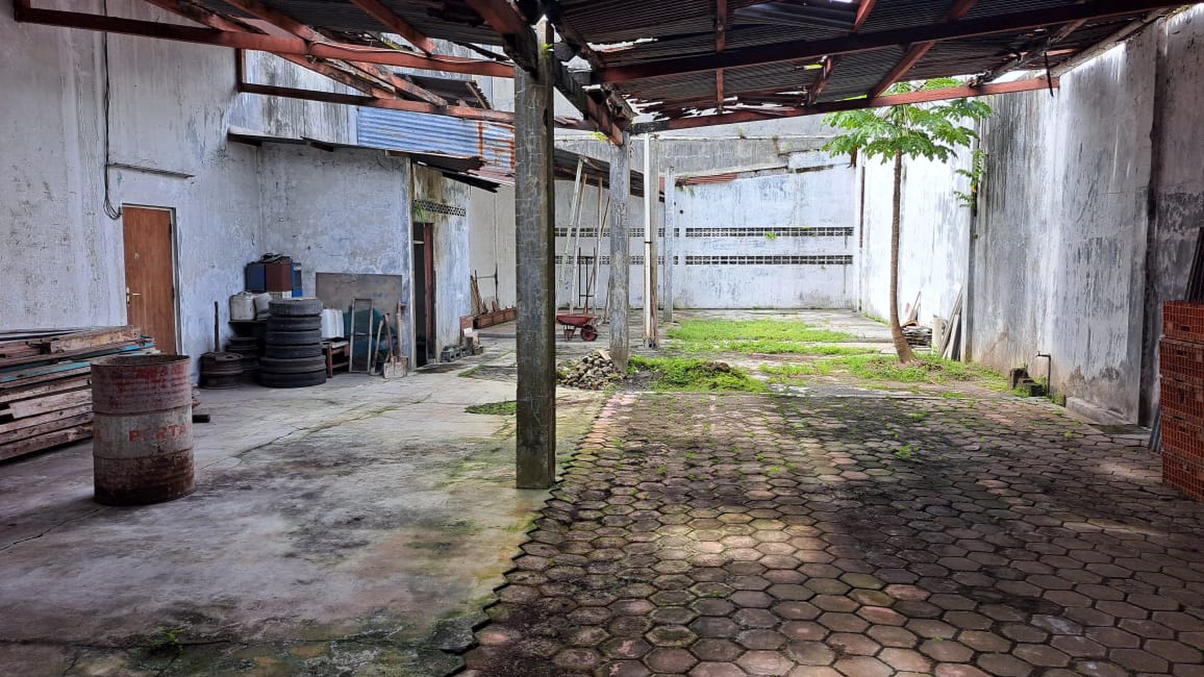 Ruko Dengan Luas Tanah 1050 Meter Persegi di Pusat Kota Magelang 