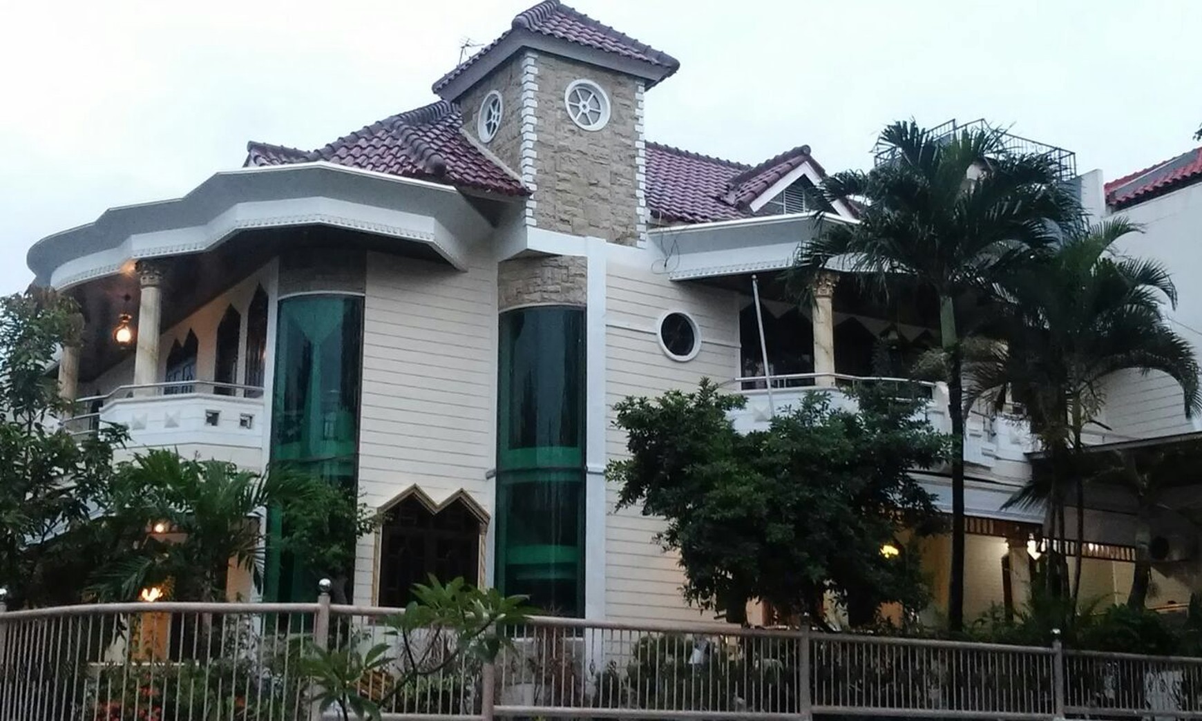 Dijual RUMAH SIAP HUNI PURI WIDYA KENCANA, CITRALAND, SURABAYA BARAT