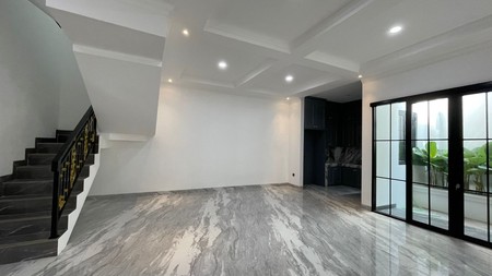Rumah Baru,luas tanah 177,jalan lebar di Bintaro Jaya 9