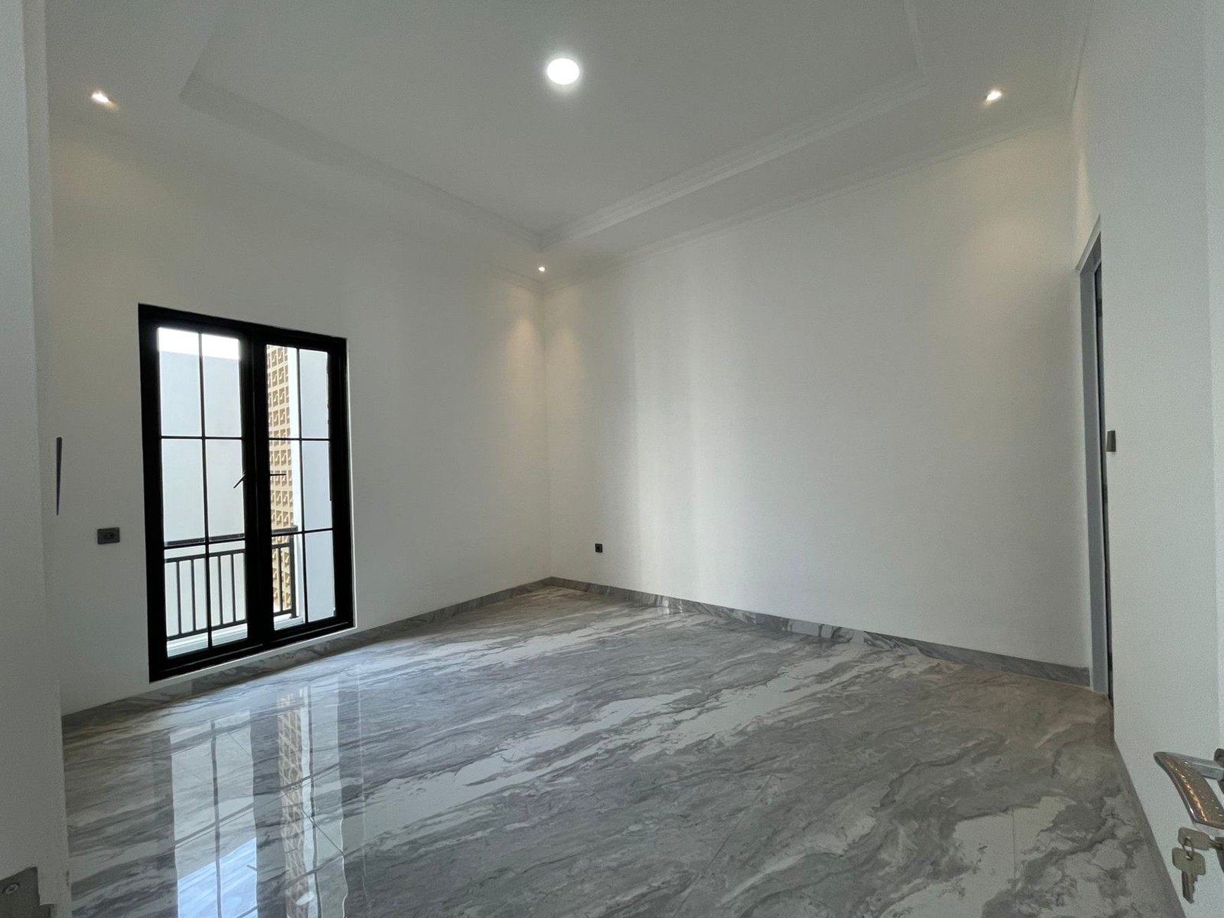 Rumah Baru,luas tanah 177,jalan lebar di Bintaro Jaya 9