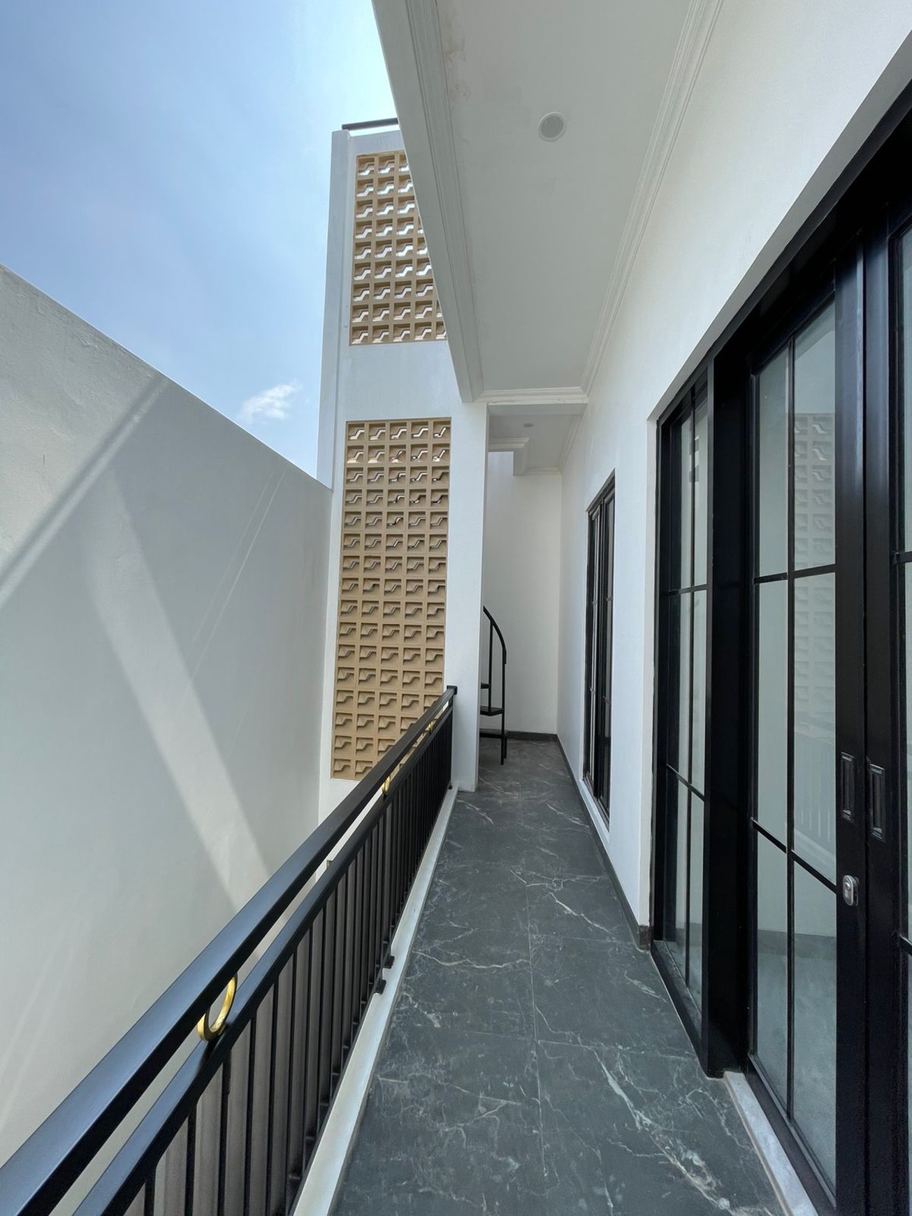 Rumah Baru,luas tanah 177,jalan lebar di Bintaro Jaya 9