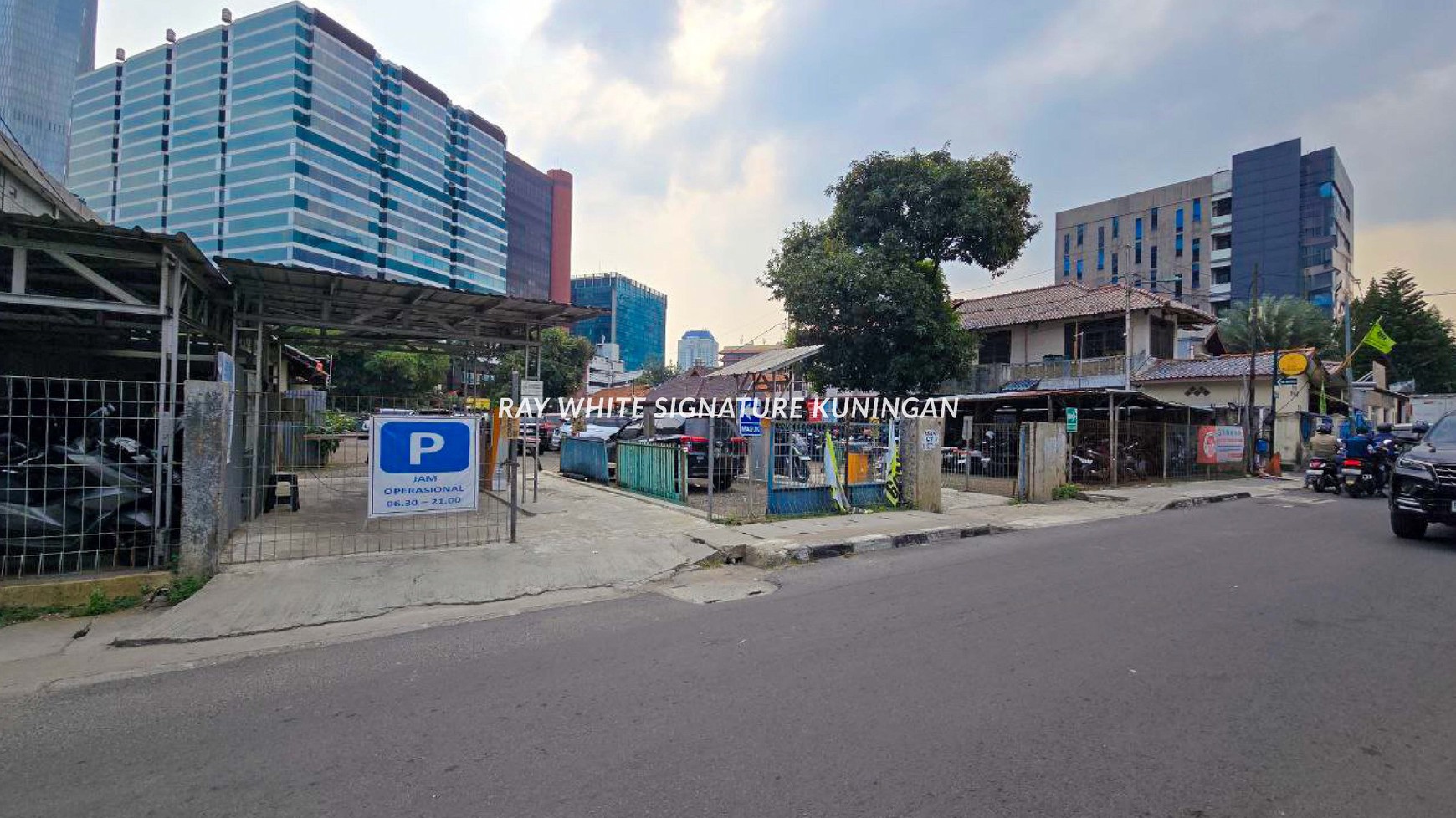 Dijual Tanah Luas di dekat Branz Mega Kuningan