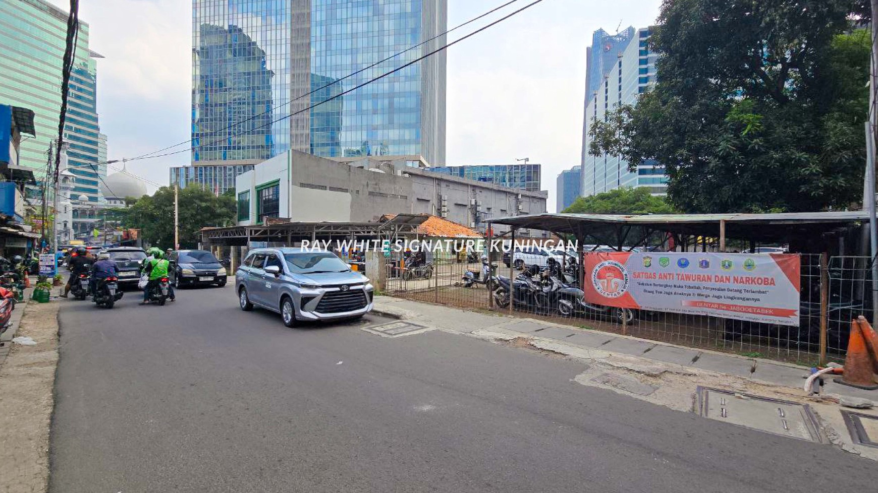 Dijual Tanah Luas di dekat Branz Mega Kuningan
