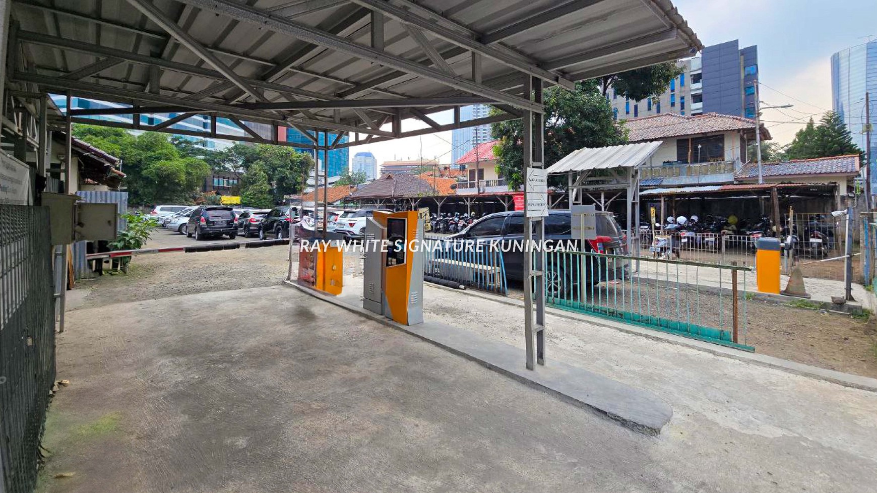 Dijual Tanah Luas di dekat Branz Mega Kuningan
