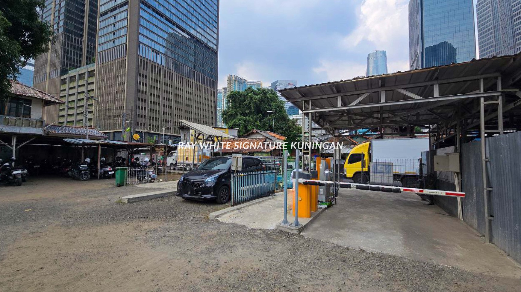 Dijual Tanah Luas di dekat Branz Mega Kuningan