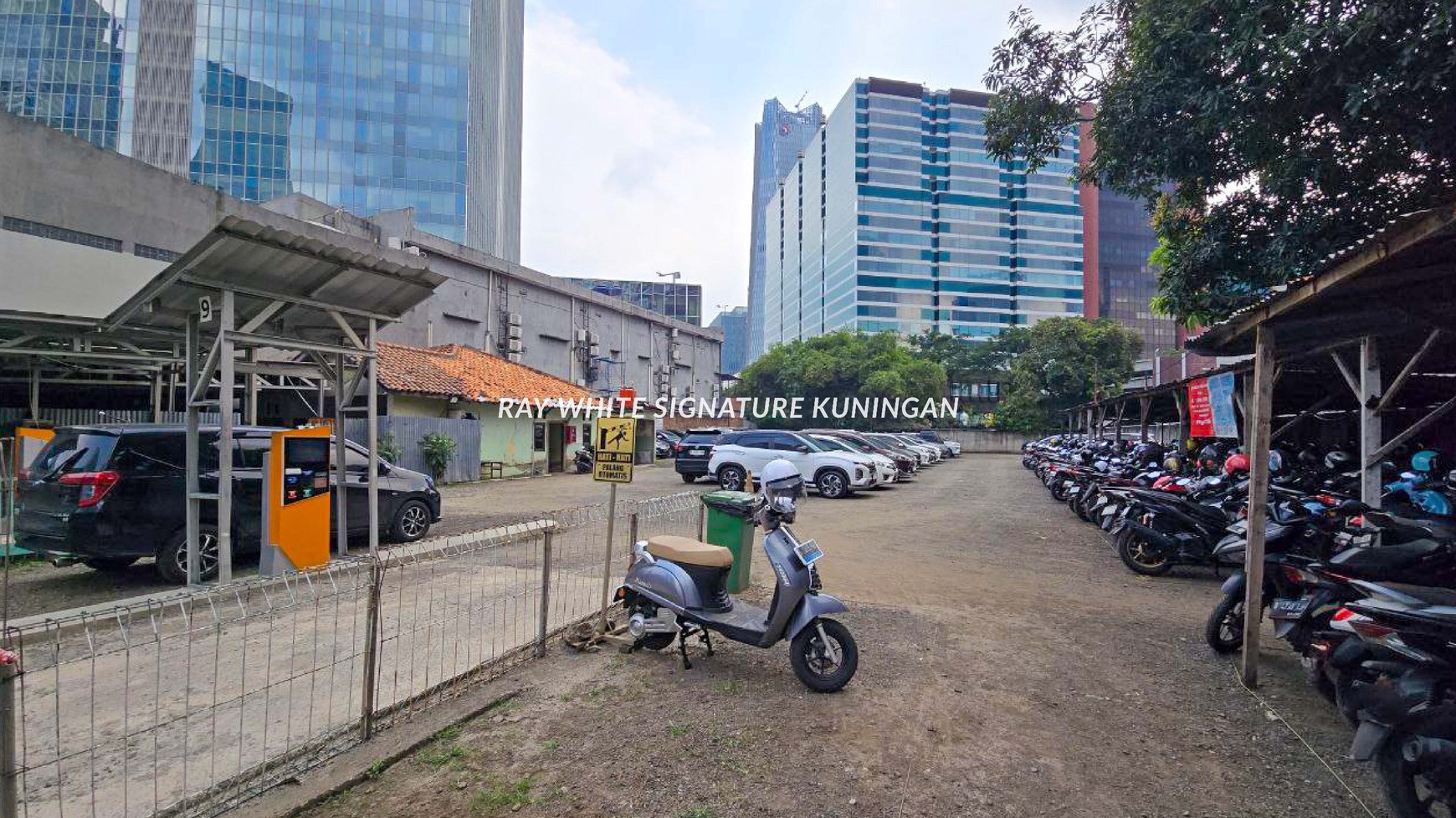 Dijual Tanah Luas di dekat Branz Mega Kuningan