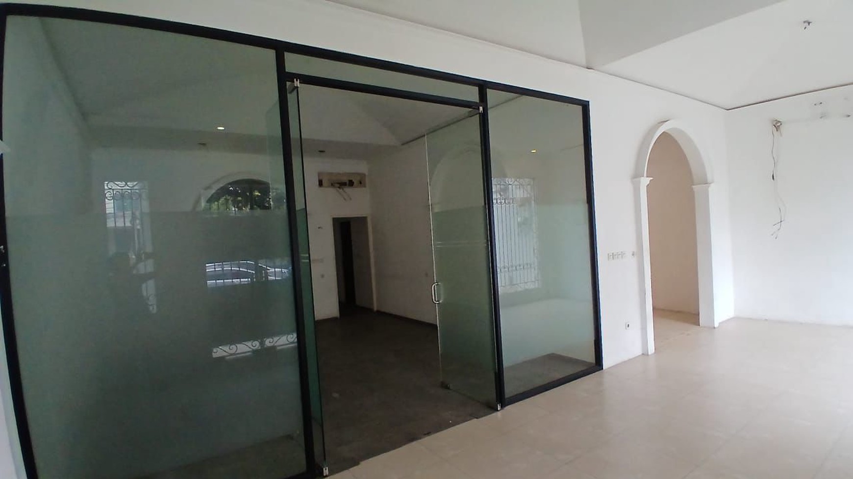 Disewakan Ruko Luas dan Besar Dengan Lokasi Strategis di Gandaria