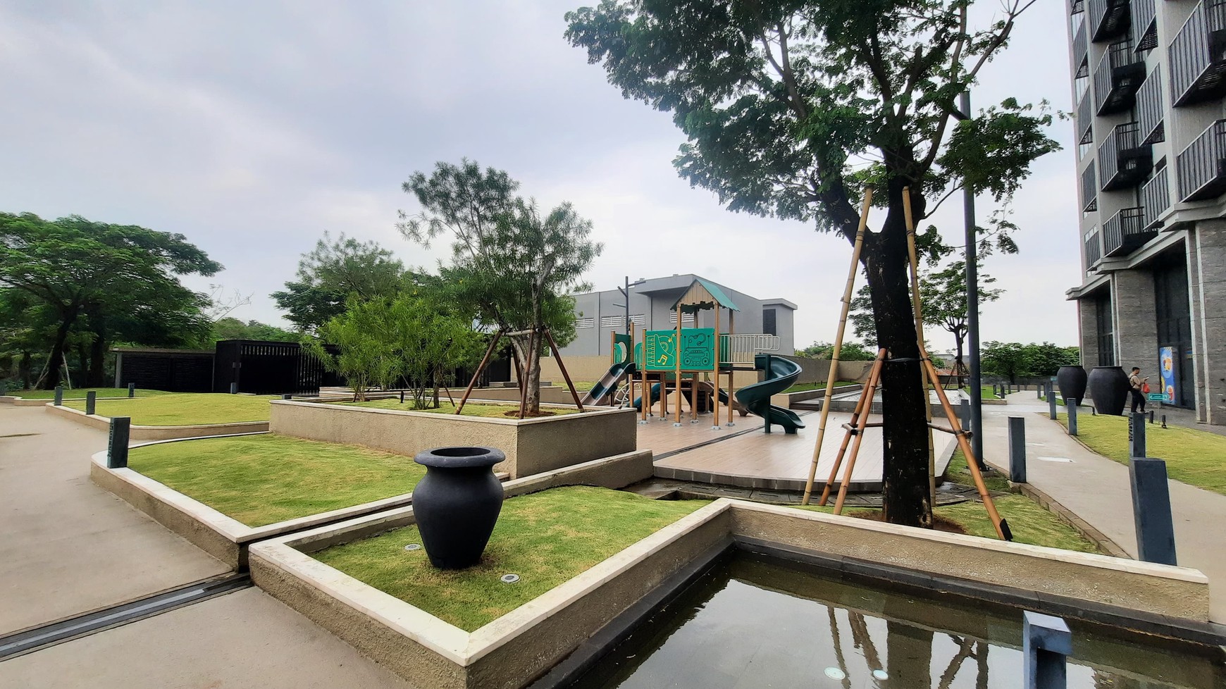 DIJUAL APARTEMEN BARU 1BR, POOL VIEW DI AREA FATMAWATI