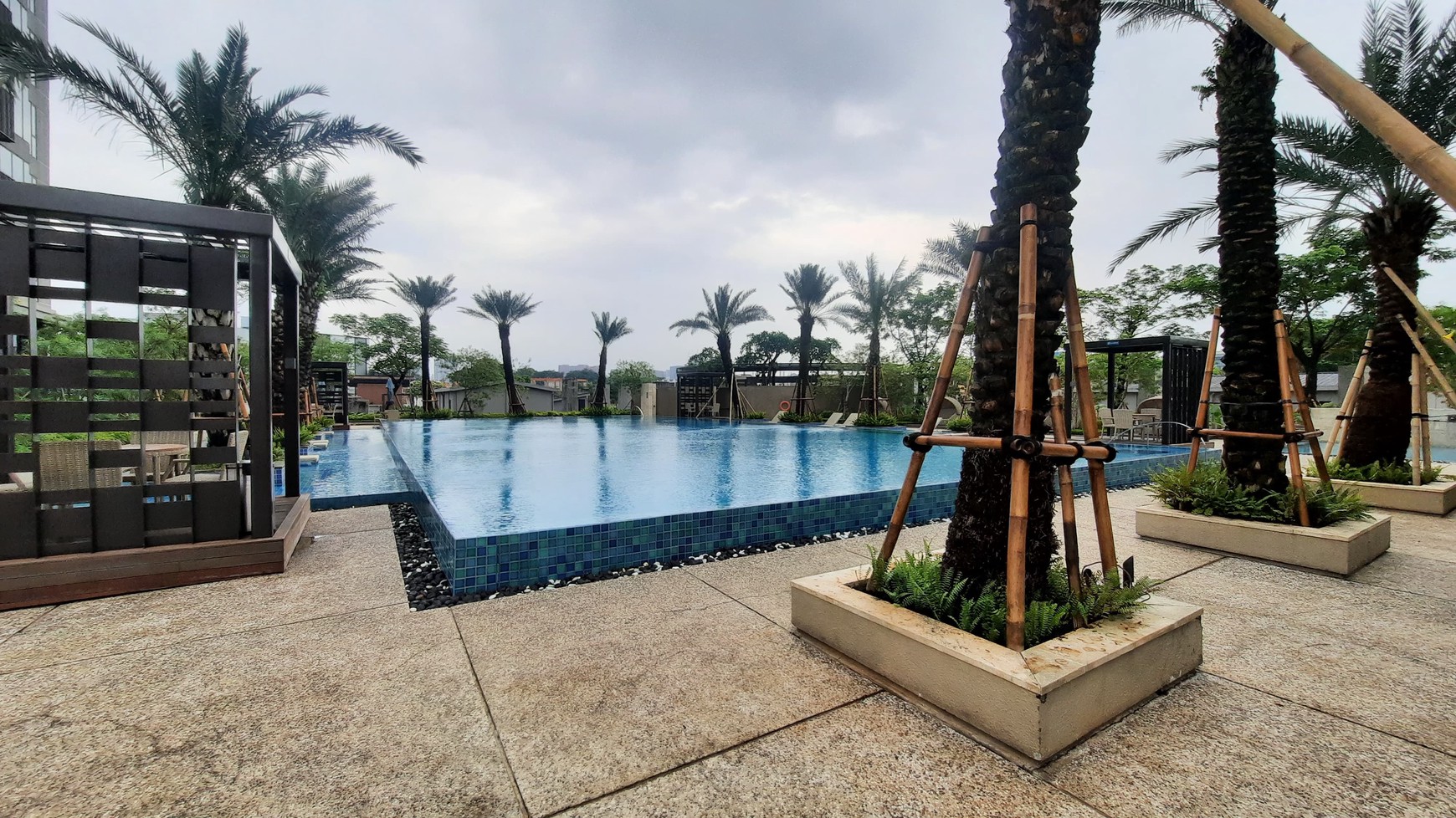 DIJUAL APARTEMEN BARU 1BR, POOL VIEW DI AREA FATMAWATI