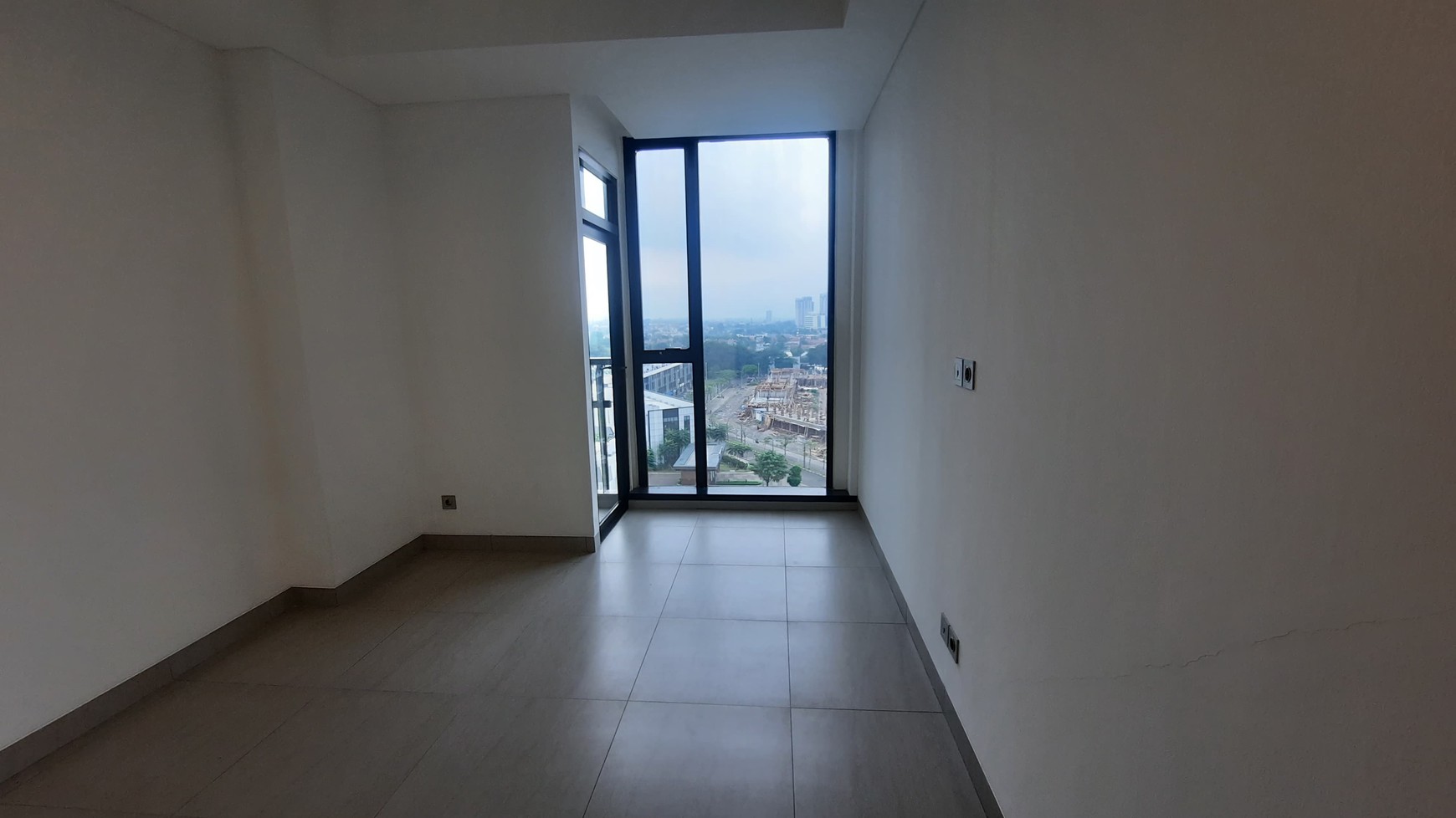 DIJUAL APARTEMEN BARU 1BR, POOL VIEW DI AREA FATMAWATI