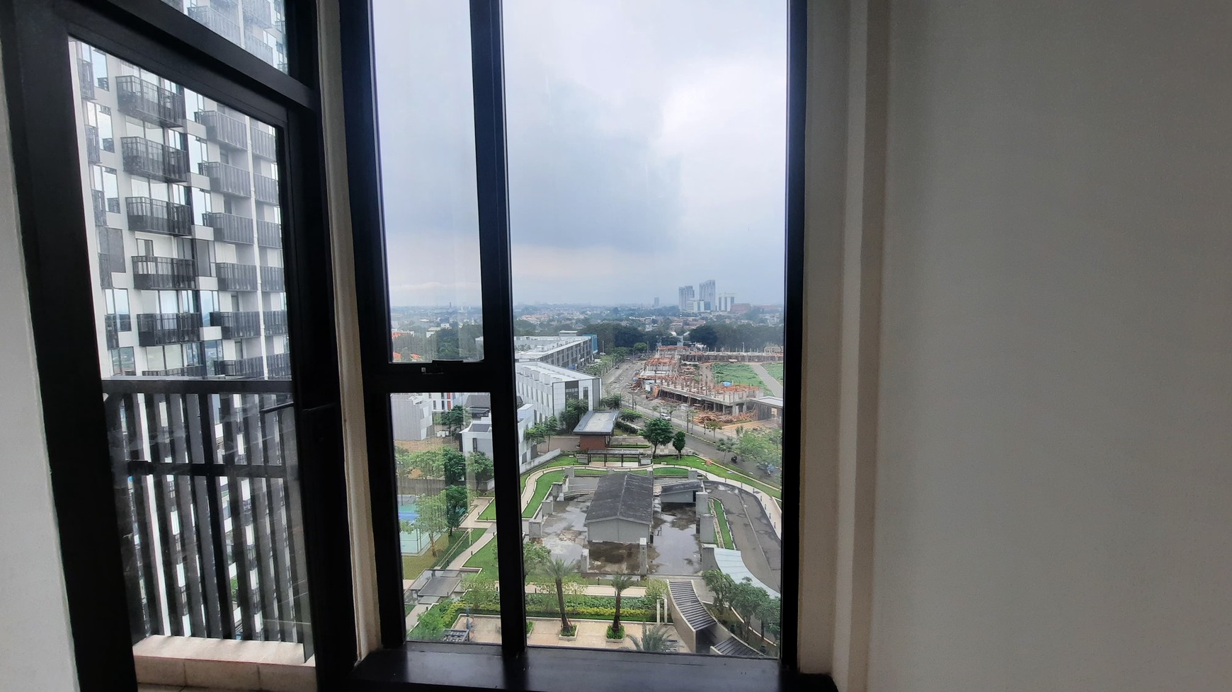 DIJUAL APARTEMEN BARU 1BR, POOL VIEW DI AREA FATMAWATI