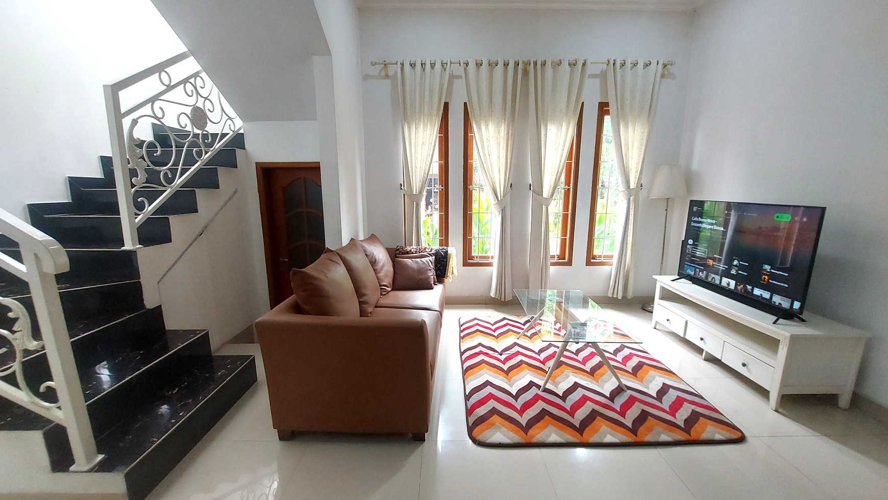 Rumah Dalam Townhouse Fully Furnished di Kebagusan Jakarta Selatan