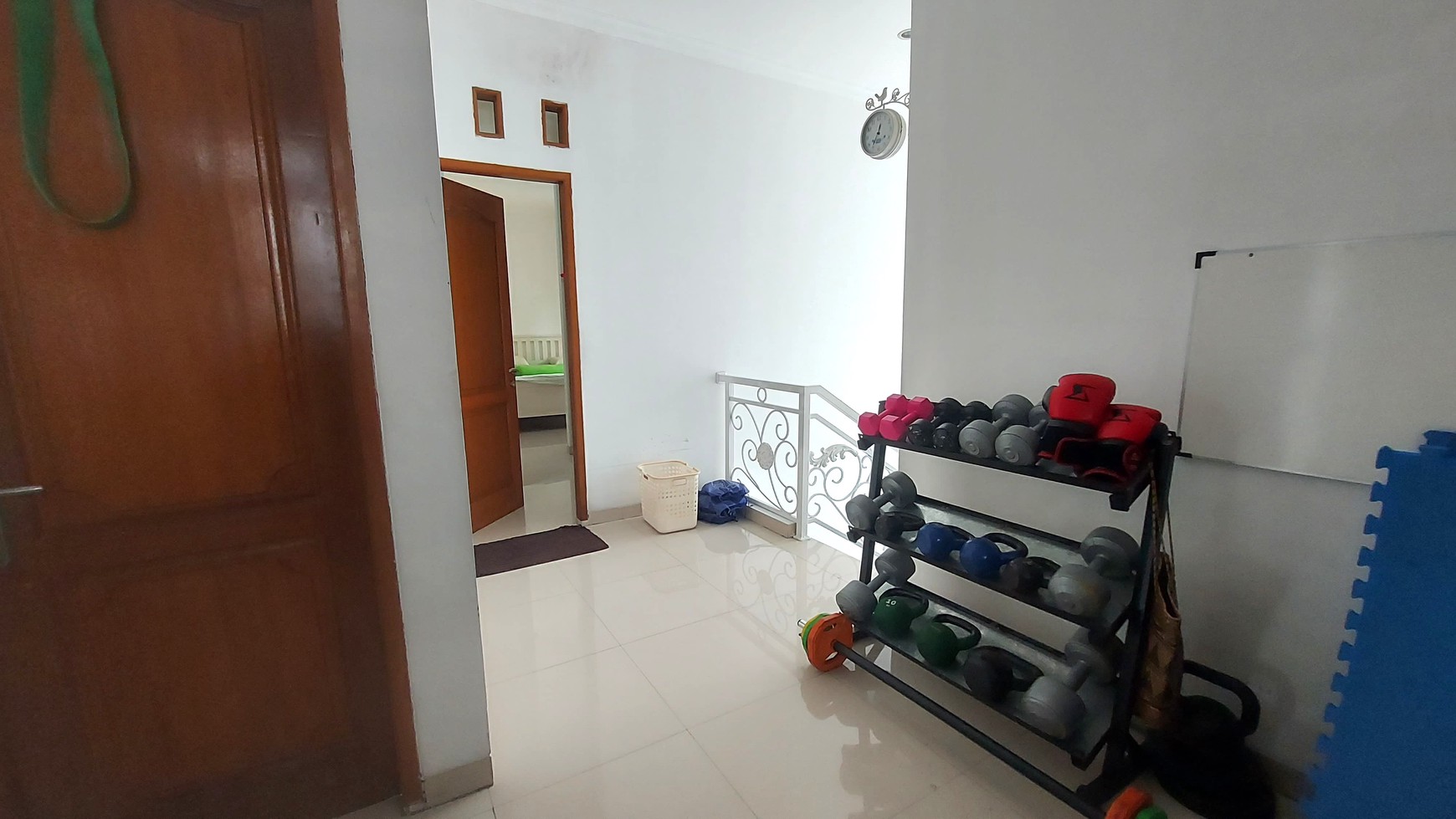 Rumah Dalam Townhouse Fully Furnished di Kebagusan Jakarta Selatan