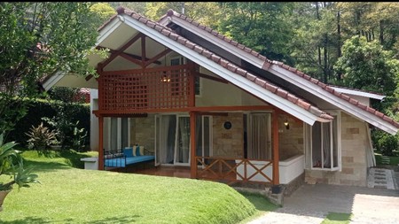 1915. Dijual Villa Grand Trawas Mojokerto