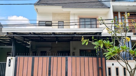 Rumah 2 lantai di Nusa Loka BSD City, Jalan depan Lebar