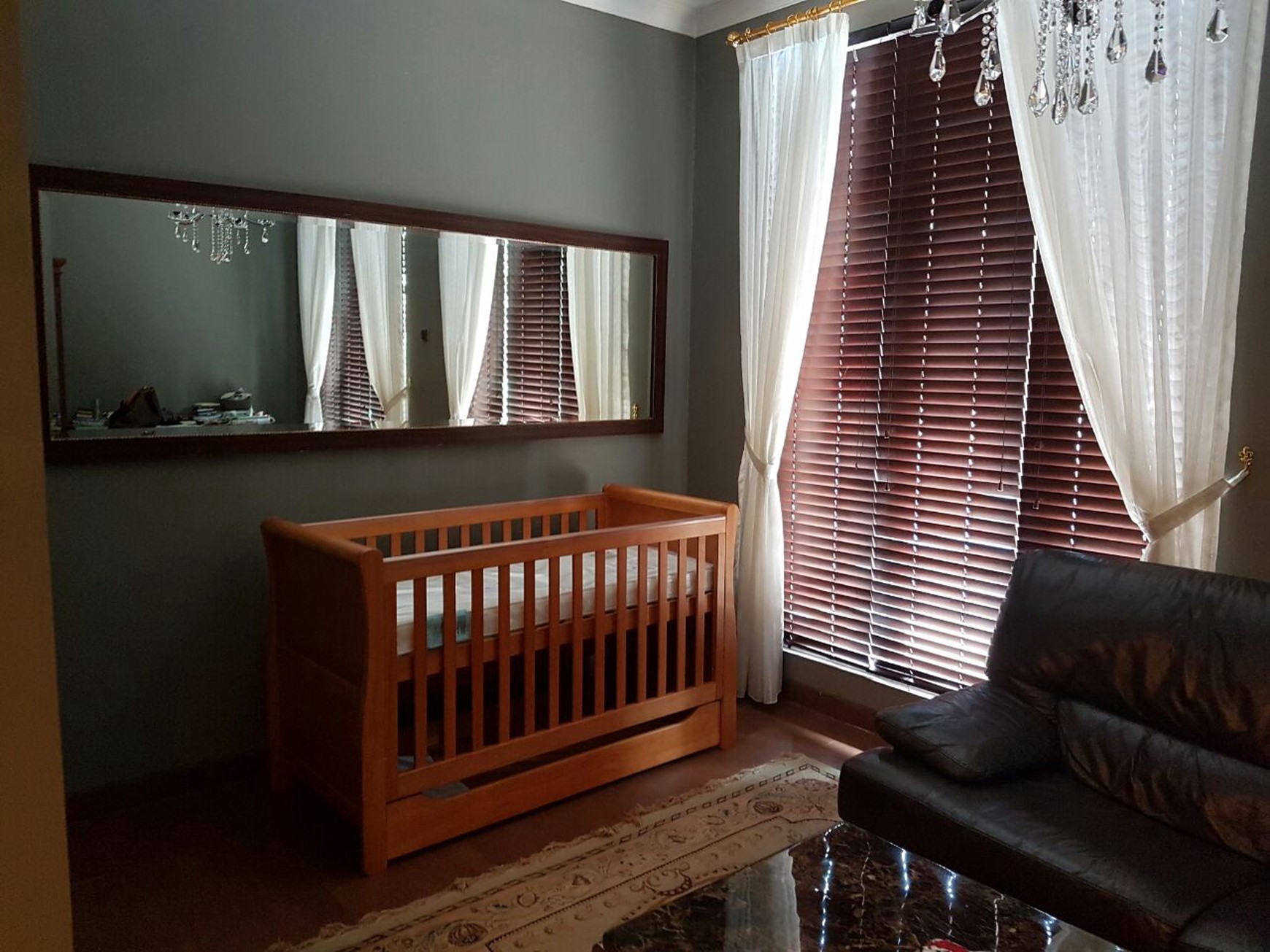 Rumah asri di Kemang Timur. Jakarta Selatan...