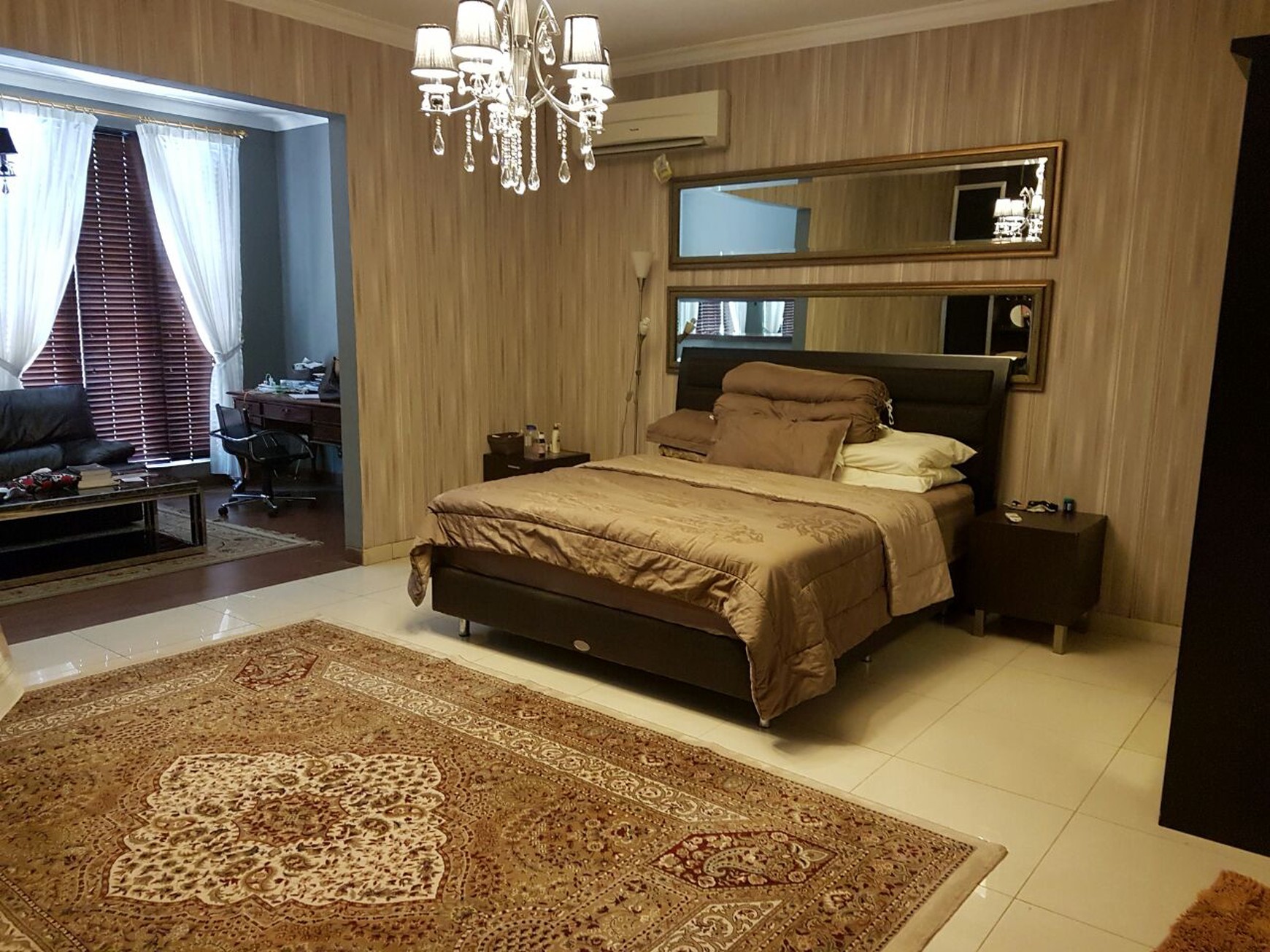 Rumah asri di Kemang Timur. Jakarta Selatan...