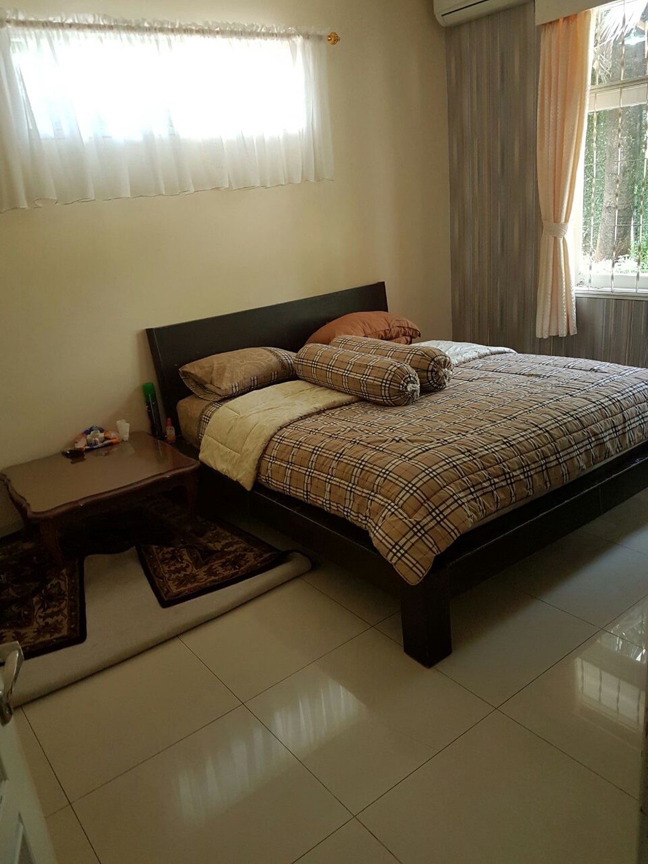 Rumah asri di Kemang Timur. Jakarta Selatan...