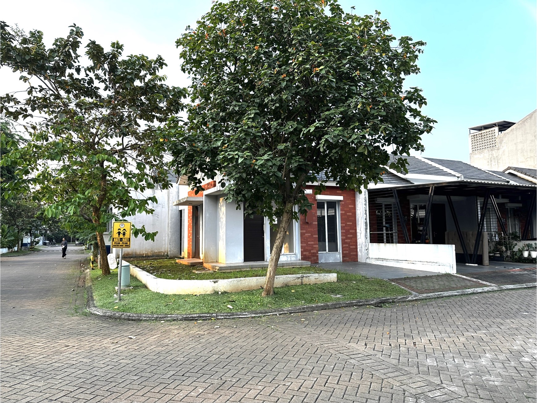 Rumah Tumbuh di Hook Tanah Luas 108 Bagus Di U House Bintaro Jaya Sektor 7 Tangerang Selatan