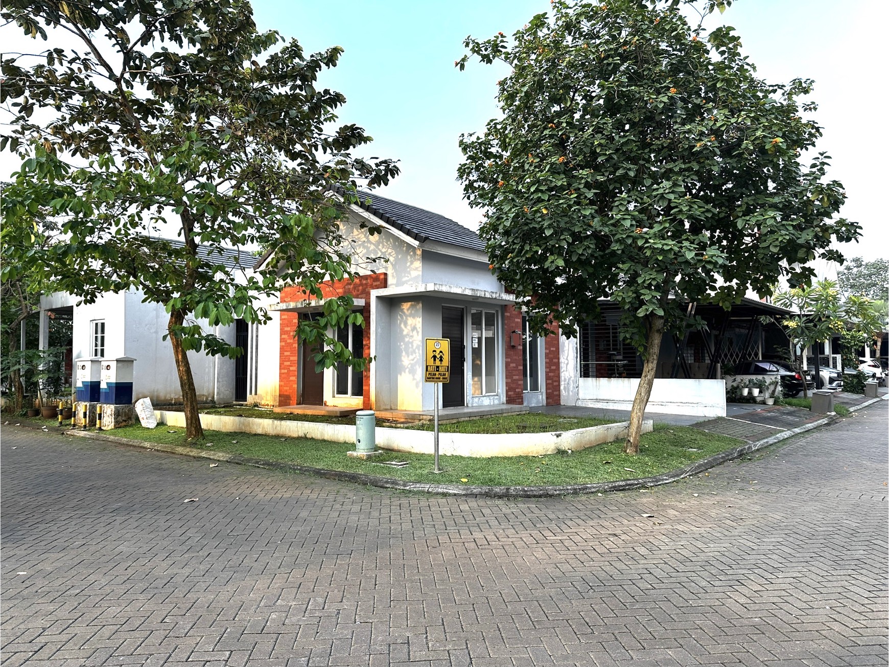 Rumah Tumbuh di Hook Tanah Luas 108 Bagus Di U House Bintaro Jaya Sektor 7 Tangerang Selatan