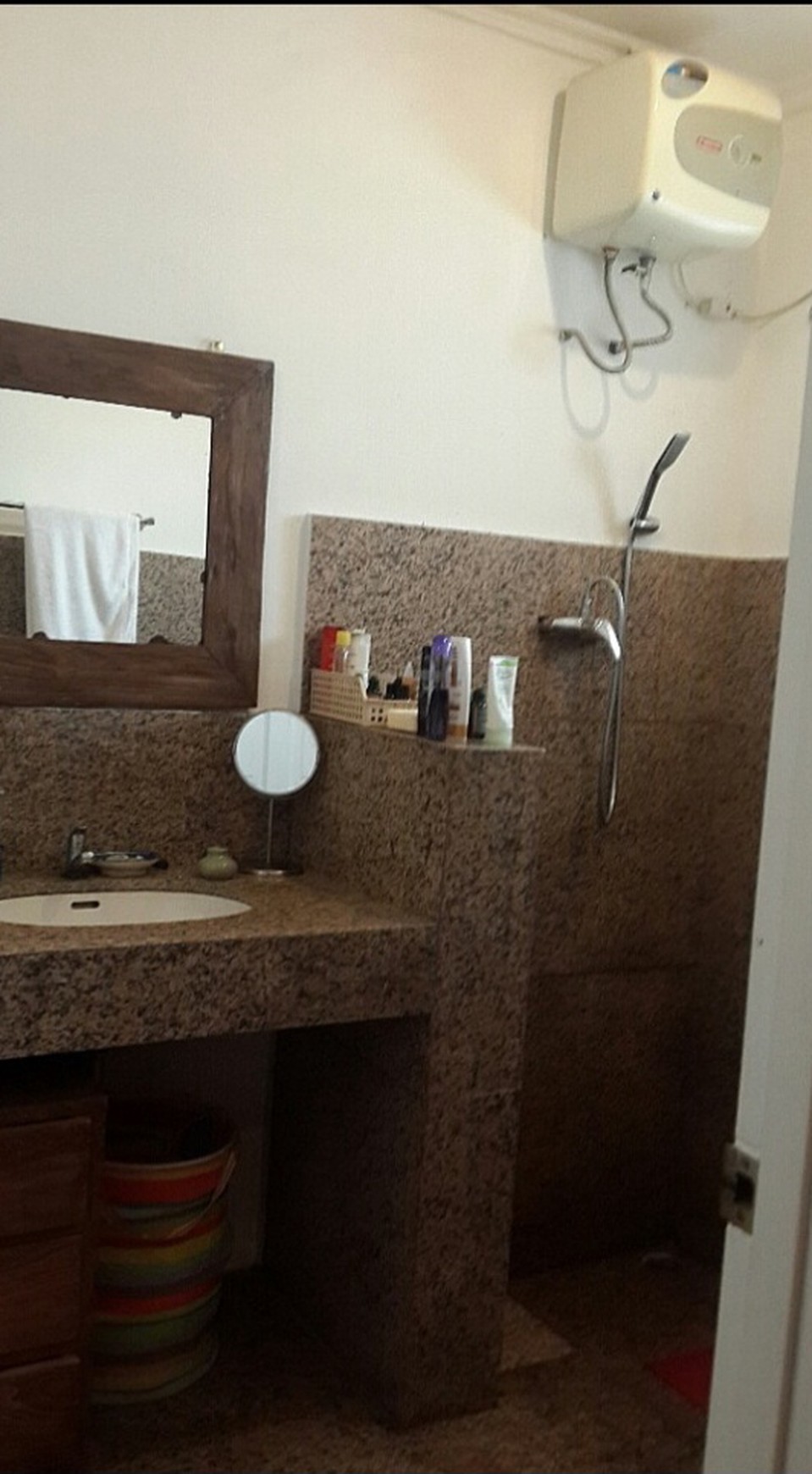 Rumah Anti Banjir Homy  Nyaman  Rapi Terawat StrateDi Bintaro Sektor 9