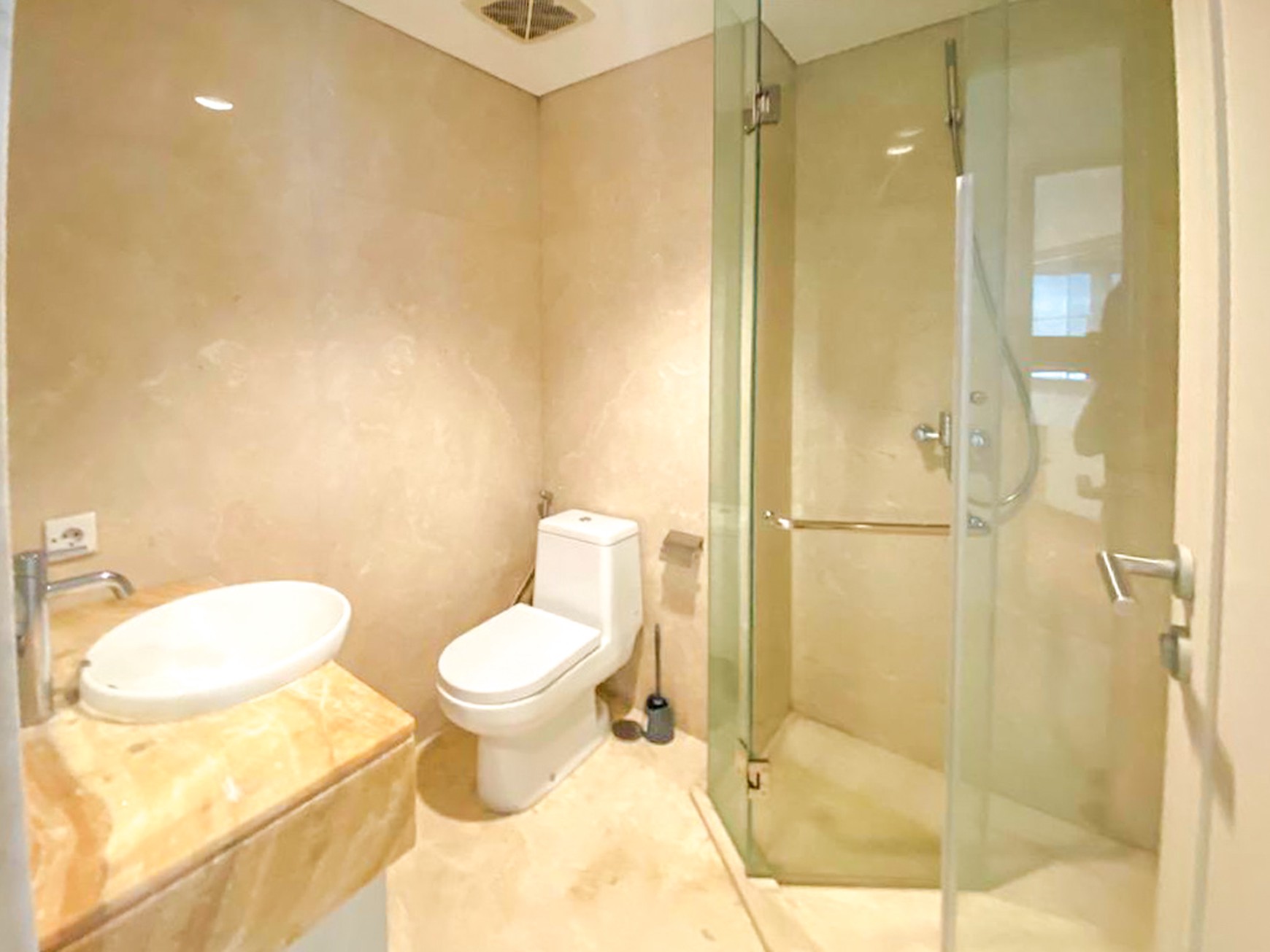 THE PEAK RESIDENCE SURABAYA, STRATEGIS TENGAH KOTA, AKSES LANGSUNG KE TUNJUNGAN PLAZA 5