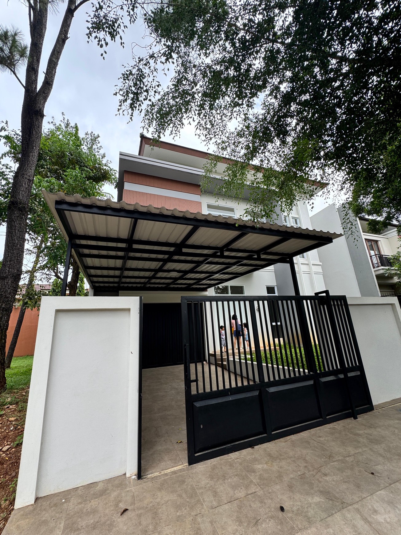 Rumah Baru Minimalis 2 Lantai Siap Huni di Giri Loka BSD City