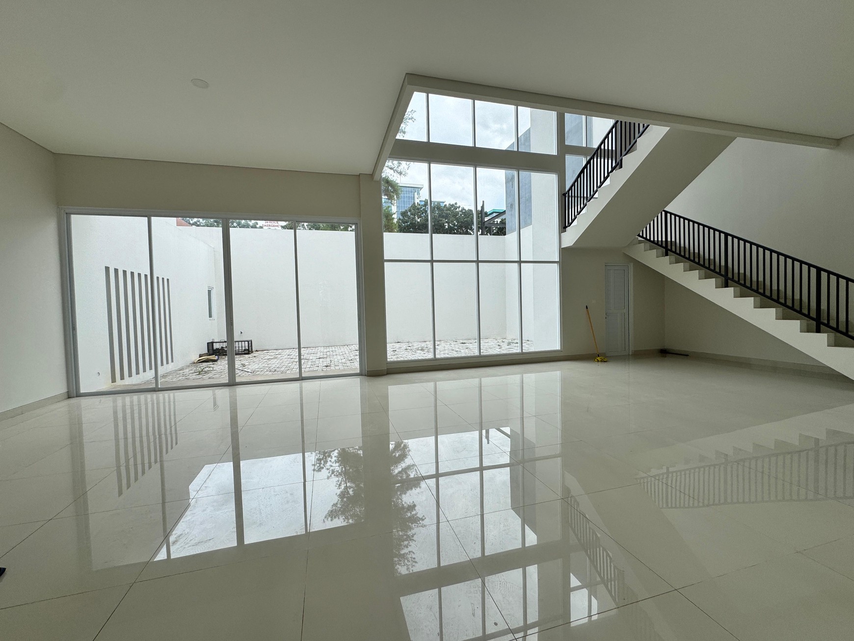 Rumah Baru Minimalis 2 Lantai Siap Huni di Giri Loka BSD City