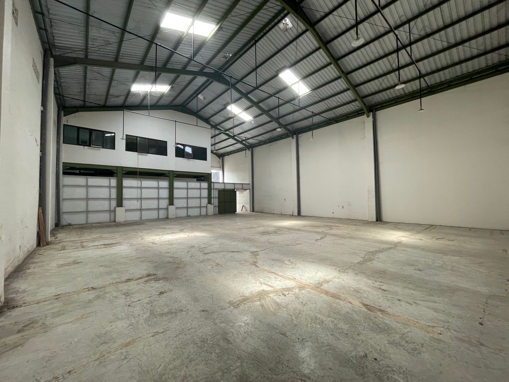 Disewakan Gudang Lokasi Strategis Dijalan Ringroad Selatan Dekat Terminal Giwangan, Singosaren Banguntapan Bantul