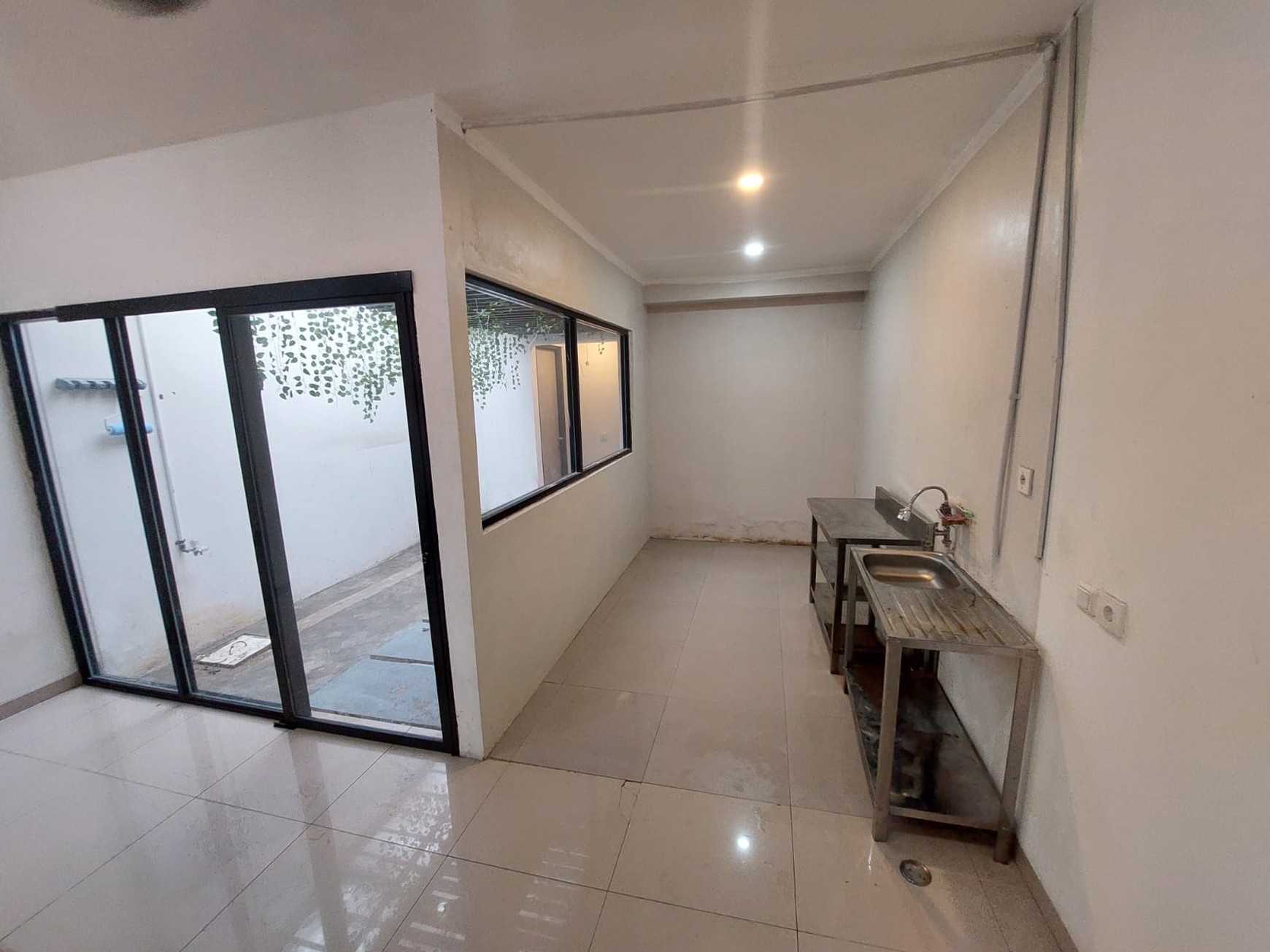 Rumah Design By Andra Matin Dgn Innercourt Di Parung Panjang