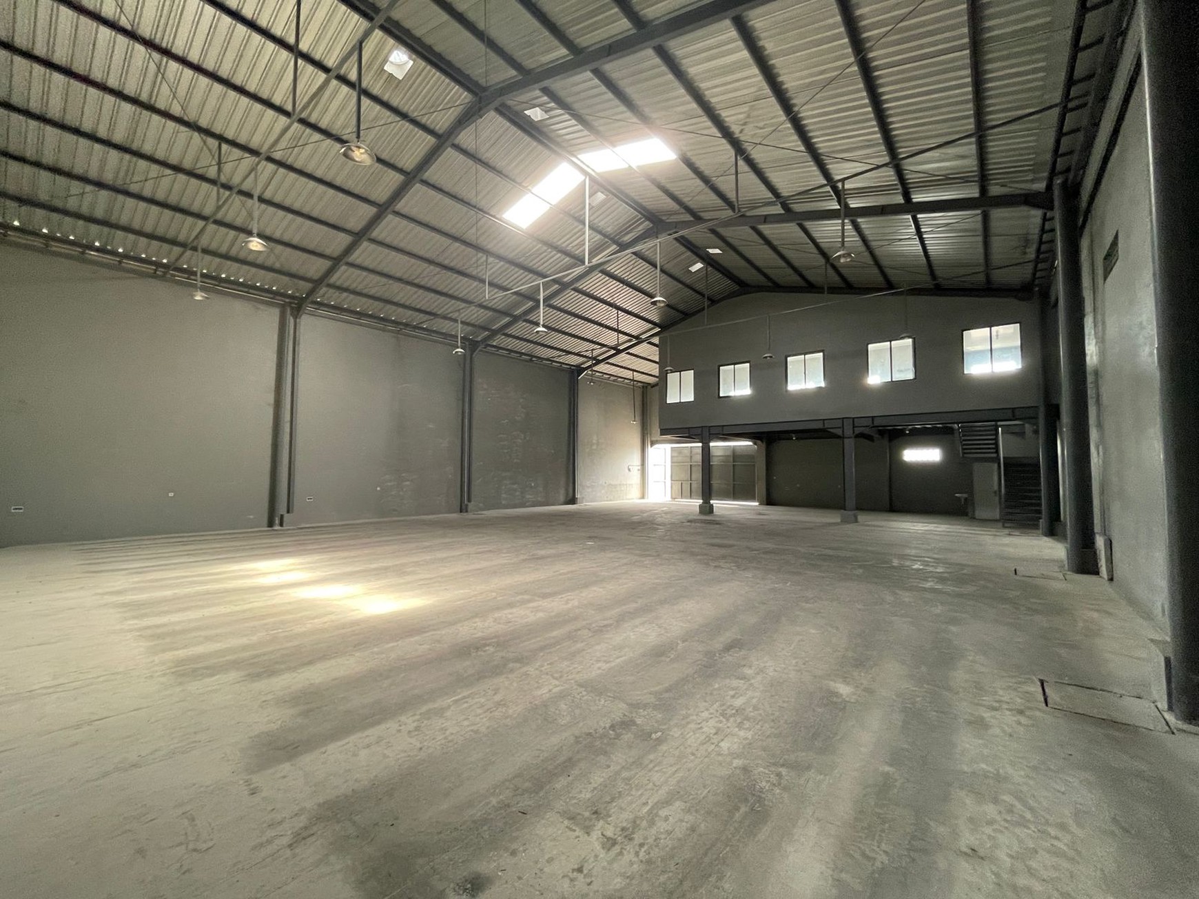 Disewakan Gudang Lokasi Strategis Dijalan Ringroad Selatan Dekat Terminal Giwangan, Singosaren Banguntapan Bantul