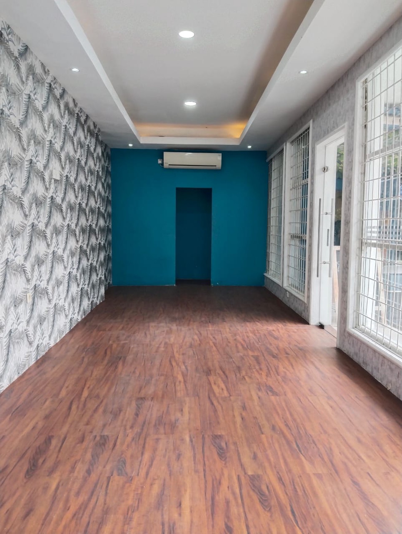 Ruko Langsung Akses ke Jalan Raya di Menteng Dalam