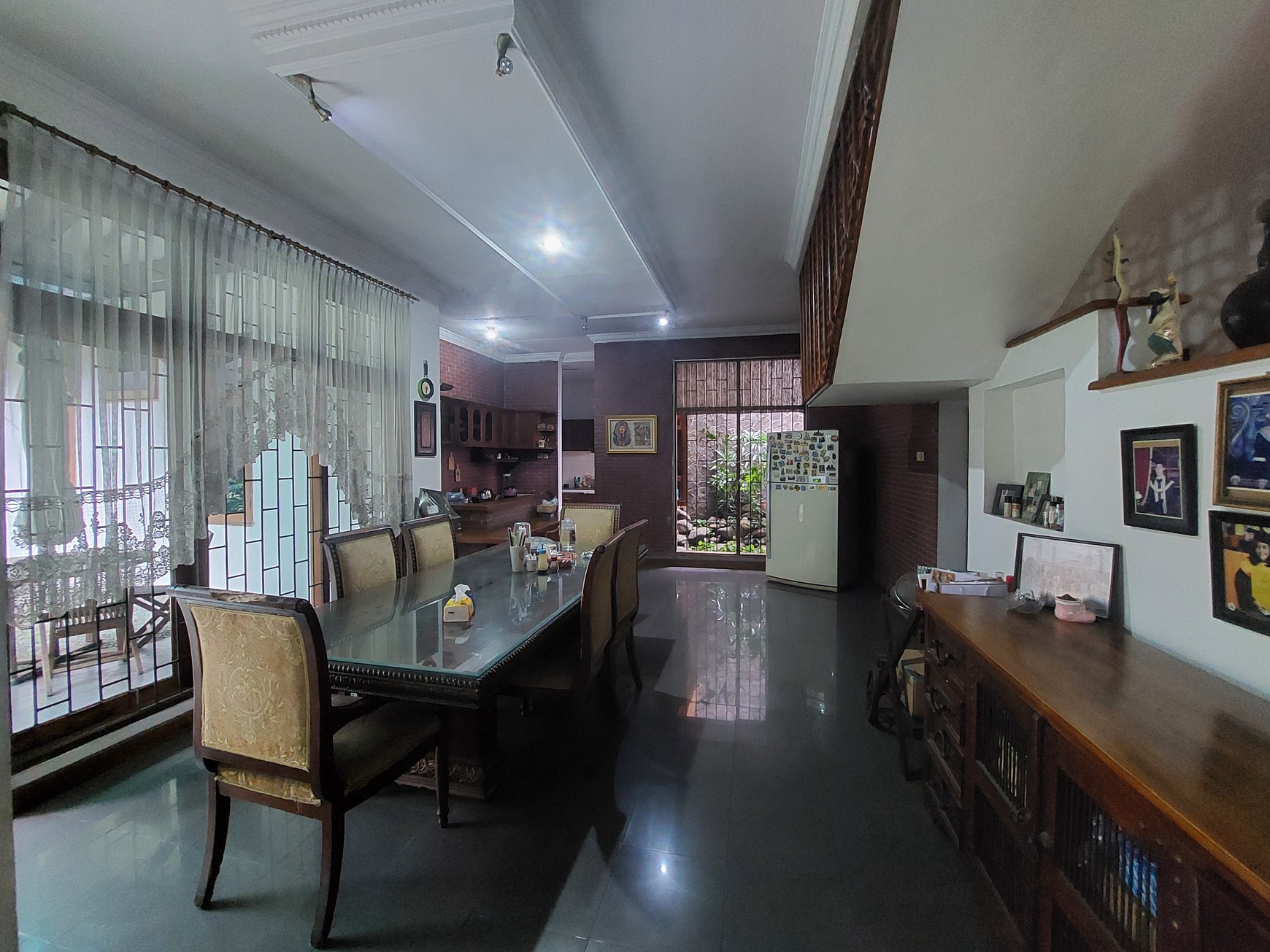 Rumah  2 lantai besar dan luas dialam perumahan  Villa cibubur Indah Cibubur Jakarta Timur