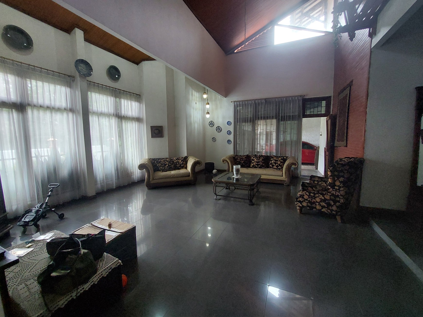 Rumah  2 lantai besar dan luas dialam perumahan  Villa cibubur Indah Cibubur Jakarta Timur