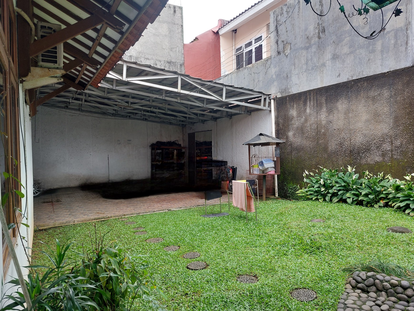 Rumah  2 lantai besar dan luas dialam perumahan  Villa cibubur Indah Cibubur Jakarta Timur