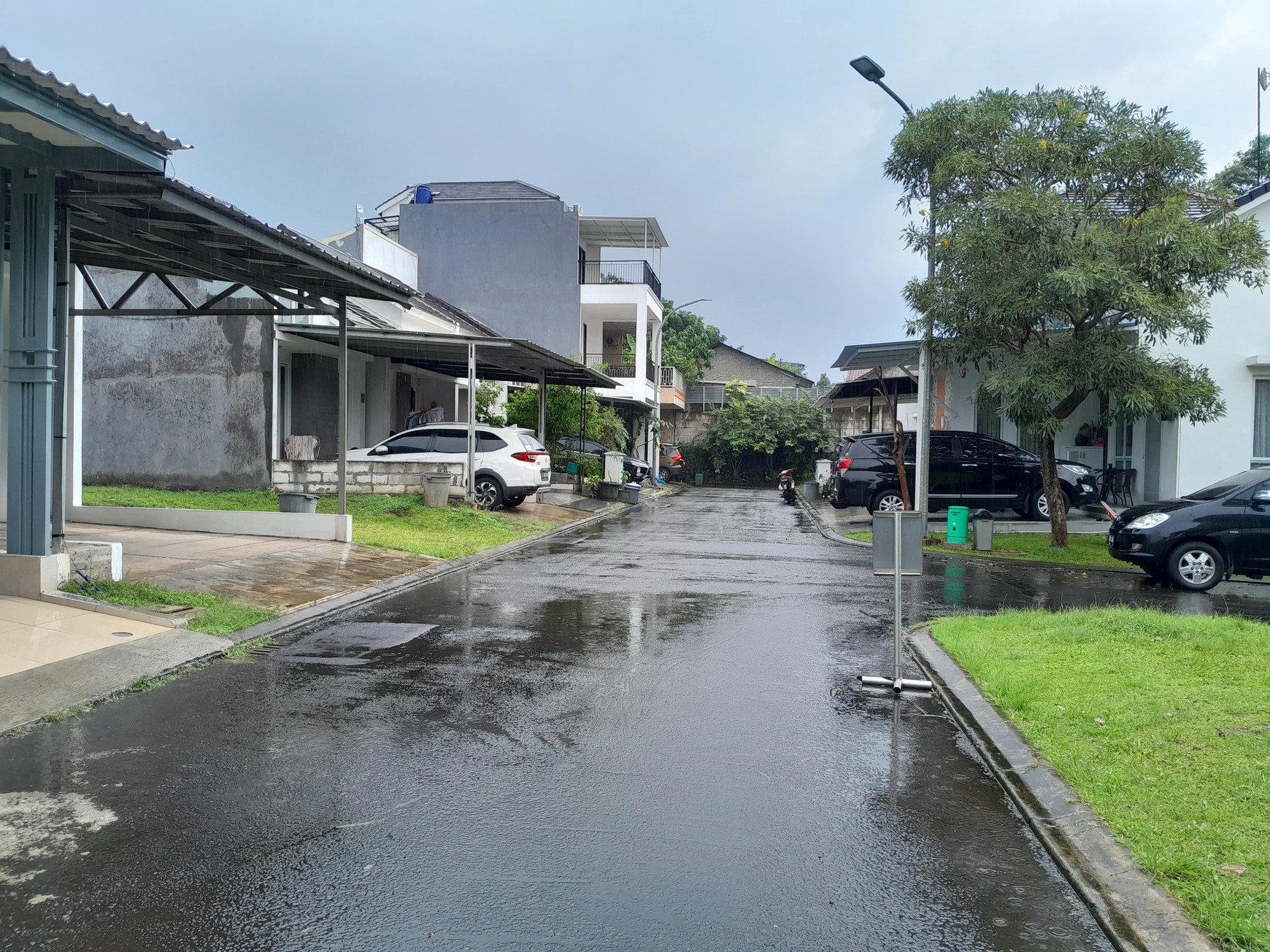 Rumah Bagus Di Neo Verina Graha Raya Bintaro Jaya