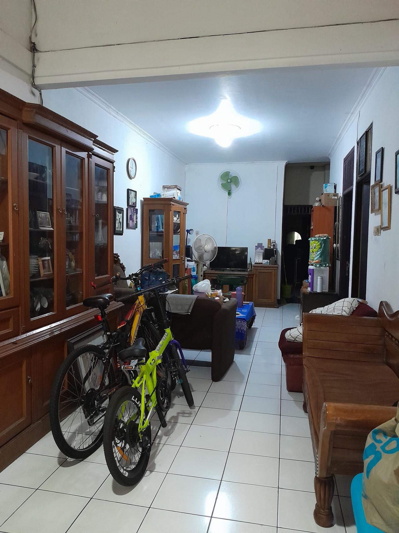 Rumah Bagus Di Cucur Timur Bintaro Sektor 4 Tangerang Selatan