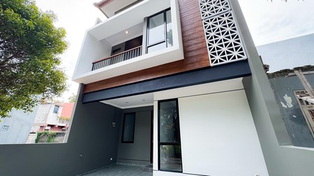 Rumah Bagus Di Graha Raya Bintaro, Jl Kiwi 
