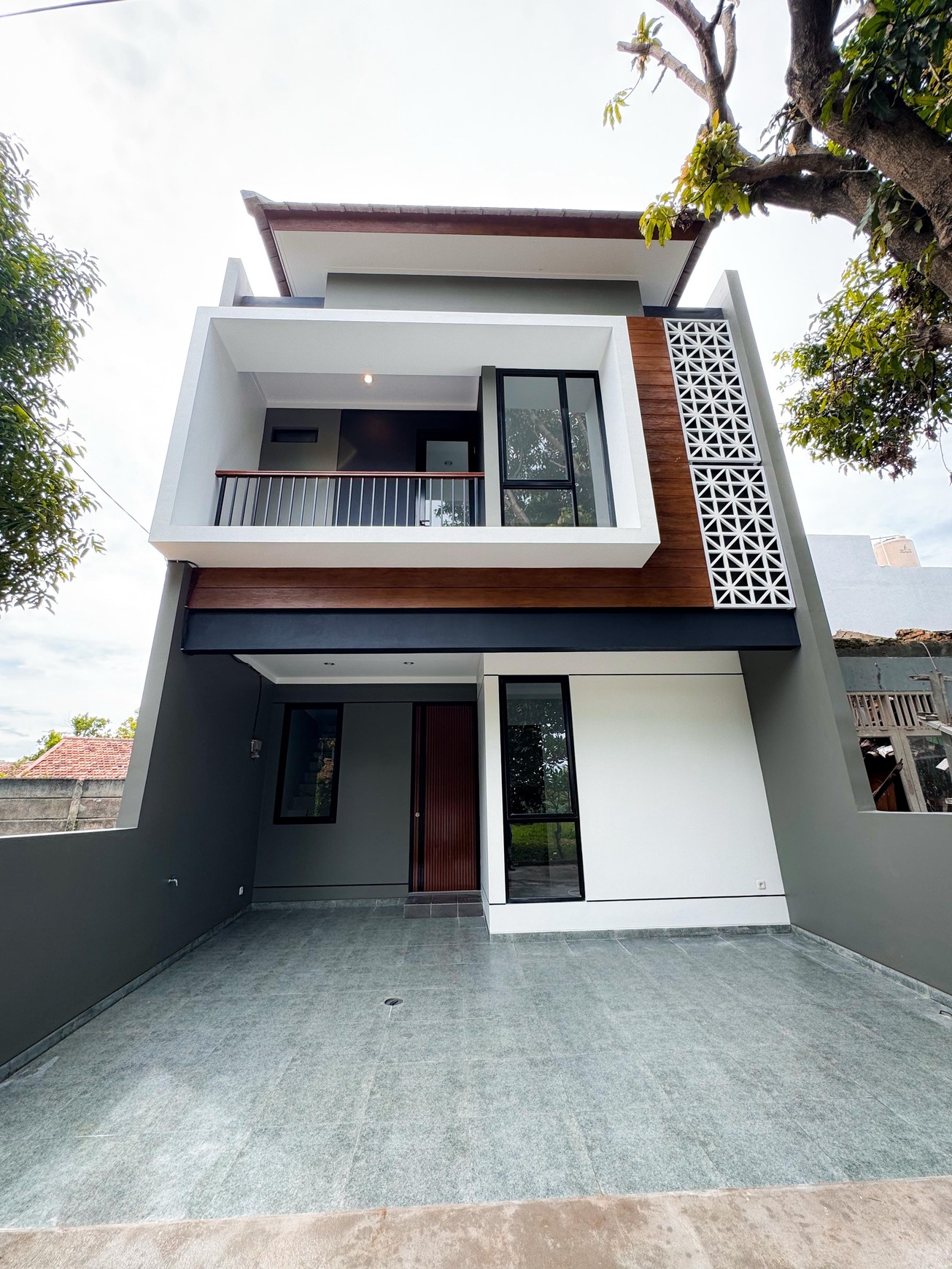 Rumah Bagus Di Graha Raya Bintaro, Jl Kiwi