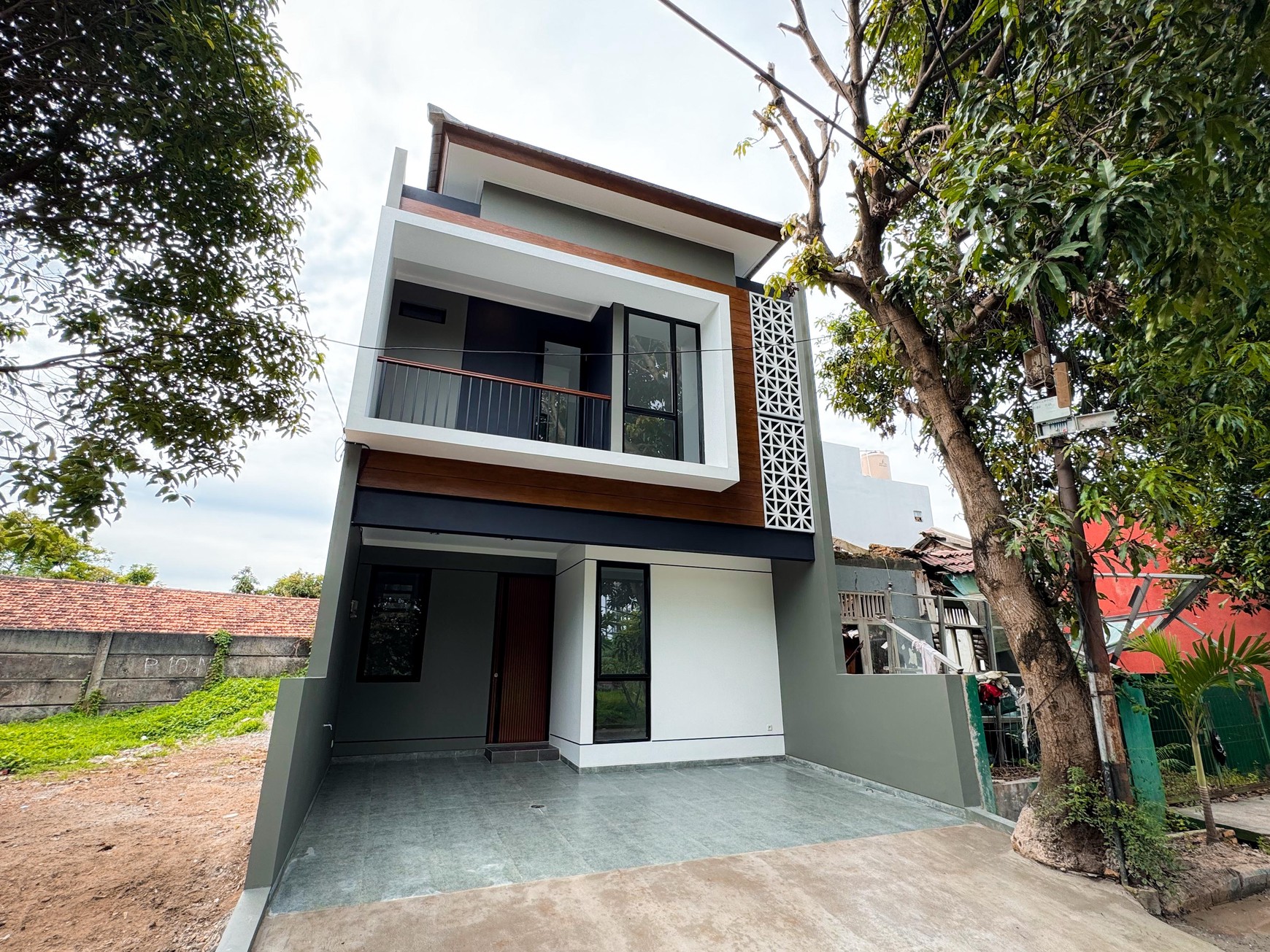 Rumah Bagus Di Graha Raya Bintaro, Jl Kiwi