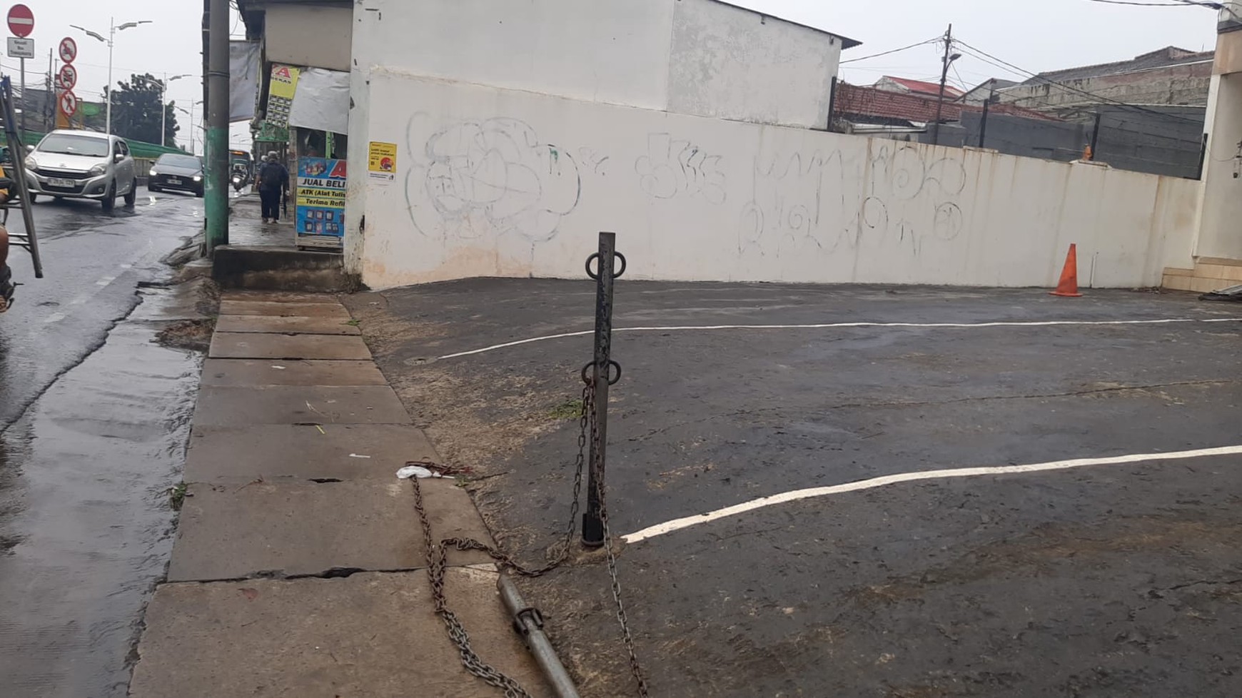 Ruko cocok untuk usaha, lokasi strategis di Ciledug