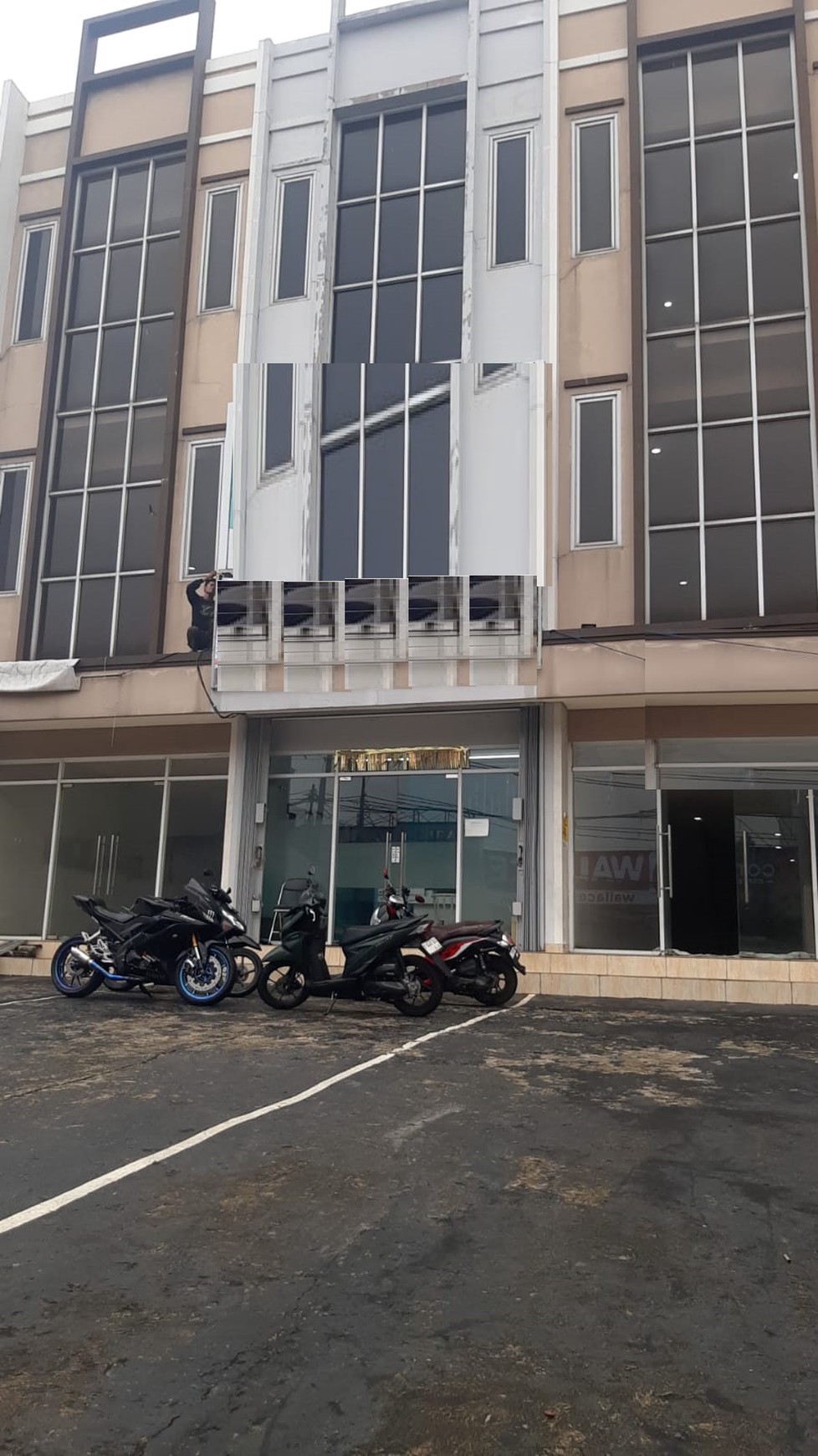 Ruko cocok untuk usaha, lokasi strategis di Ciledug