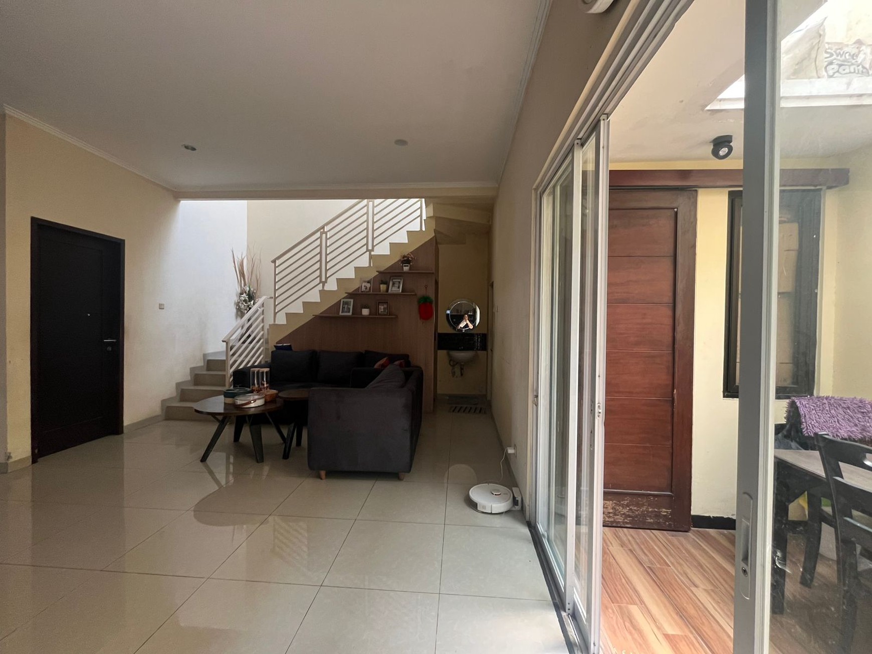 Jual murah dan cepat, Rumah cluster kecil di Anggrek Loka