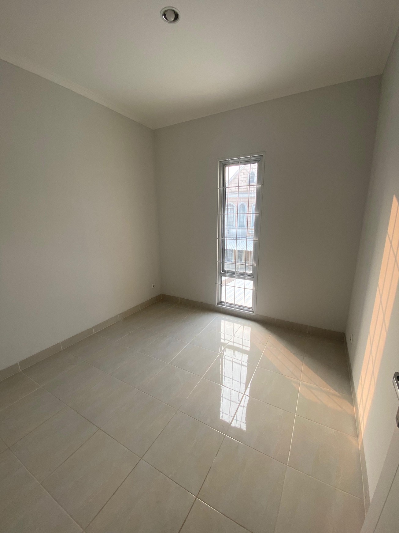 Best Price. Rumah bagus Boston Village, Gading Serpong