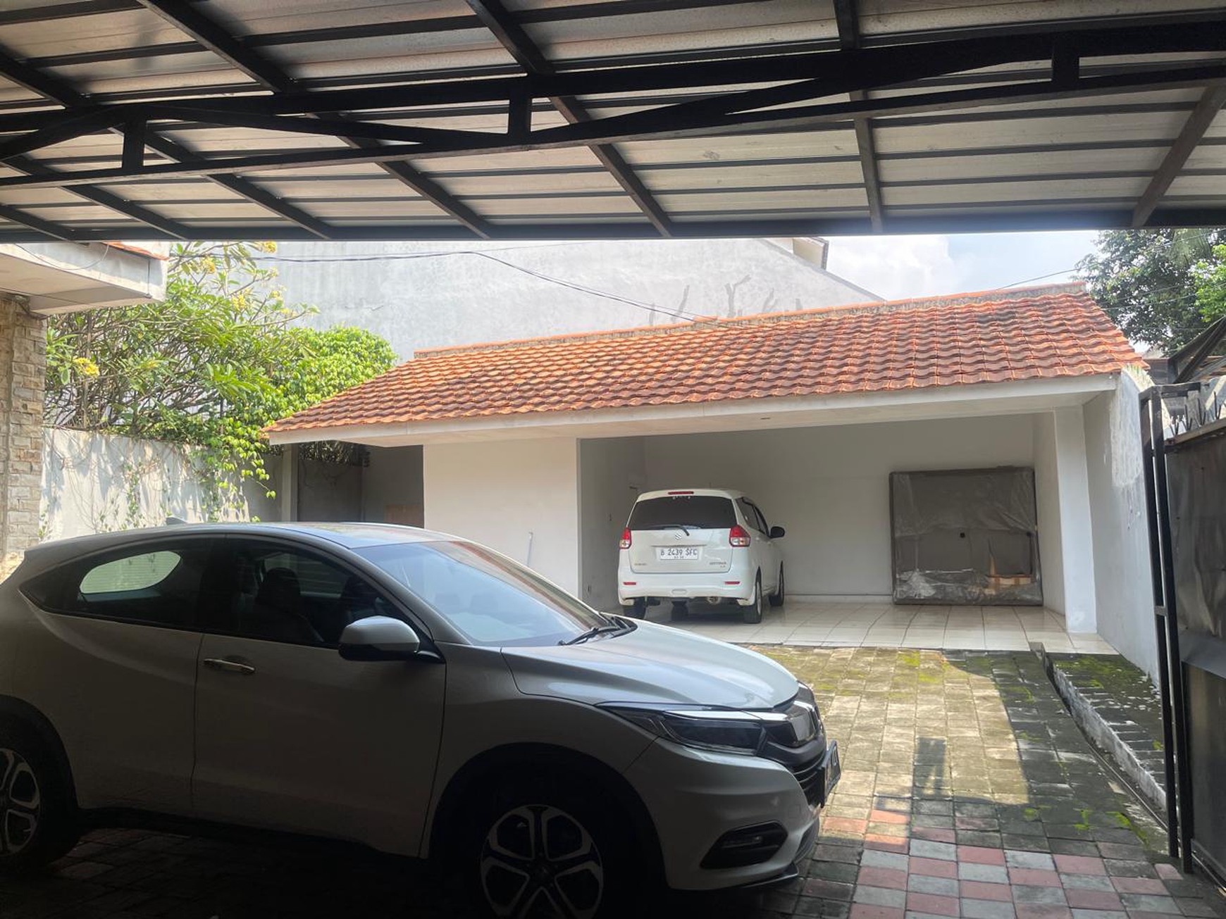 DIJUAL RUMAH Lokasi STRATEGIS 2 LT Didaerah Deplu Bintaro Jakarta Selatan