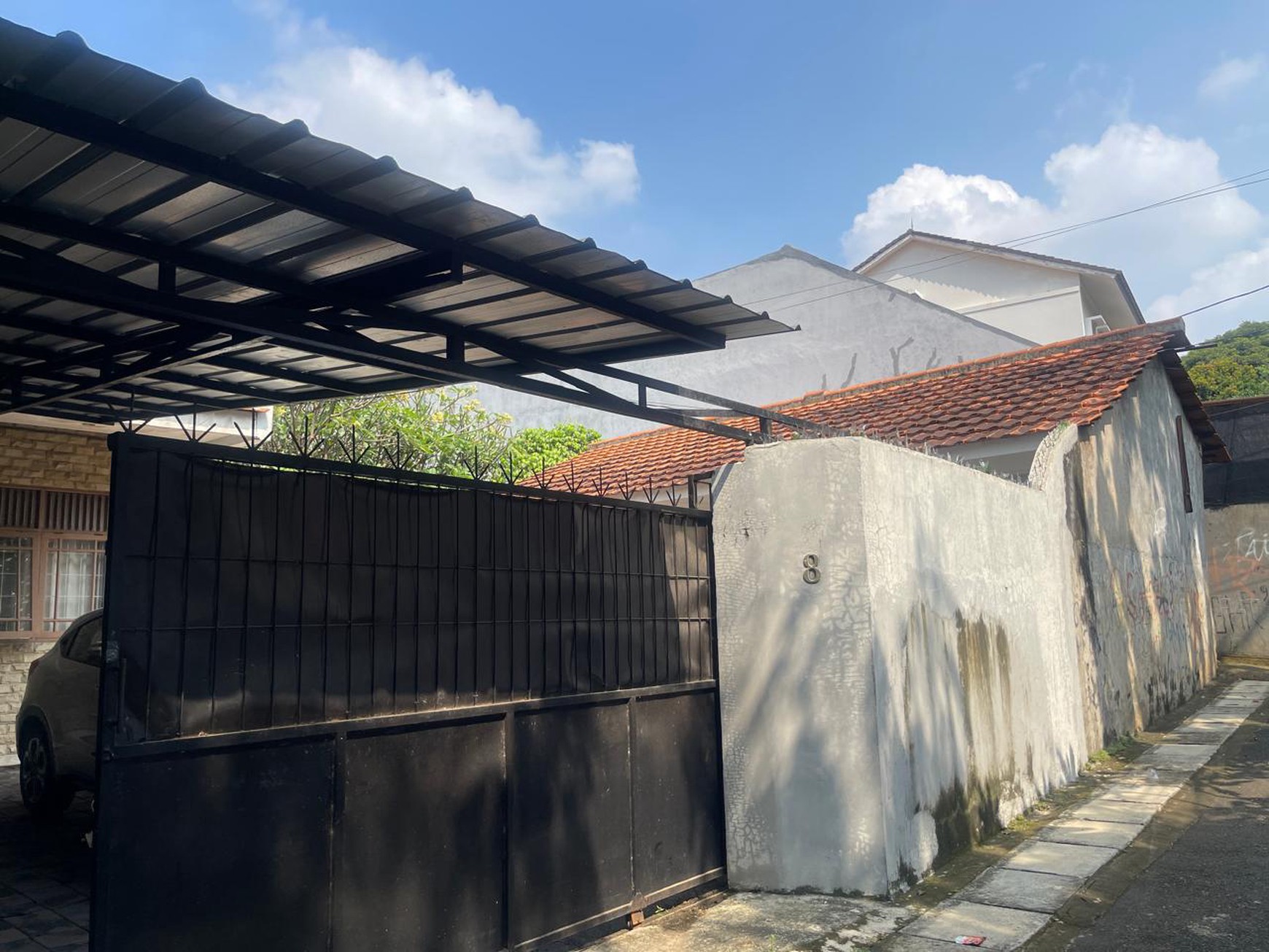 DIJUAL RUMAH Lokasi STRATEGIS 2 LT Didaerah Deplu Bintaro Jakarta Selatan