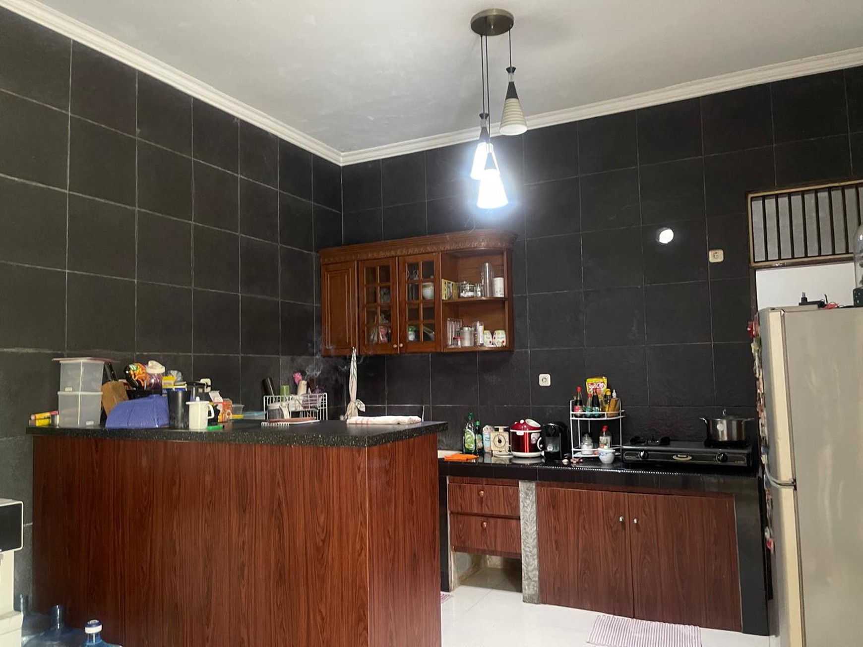 DIJUAL RUMAH Lokasi STRATEGIS 2 LT Didaerah Deplu Bintaro Jakarta Selatan