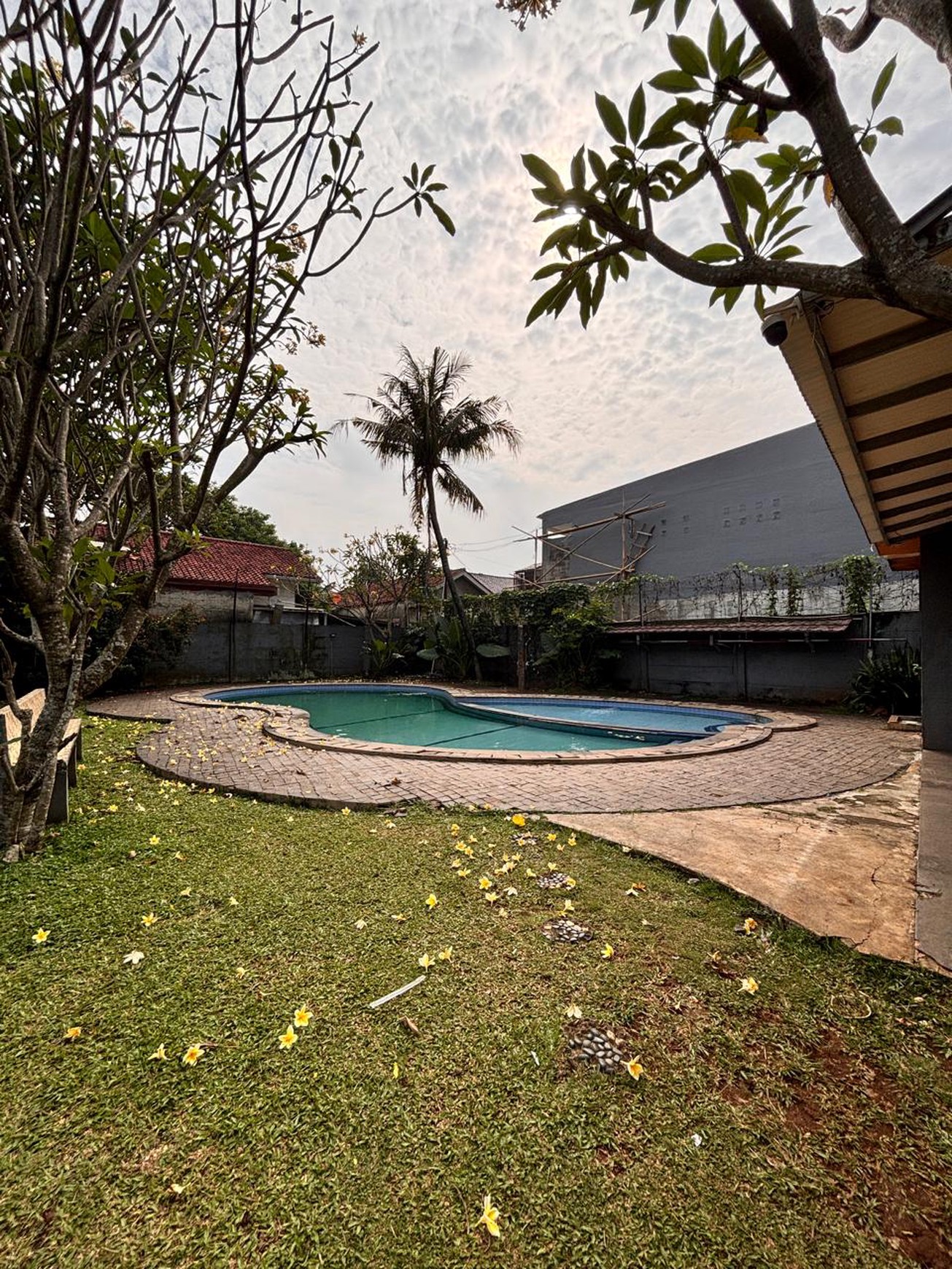 Disewakan Rumah  2 Lantai di perumahan daerah Limo Cinere